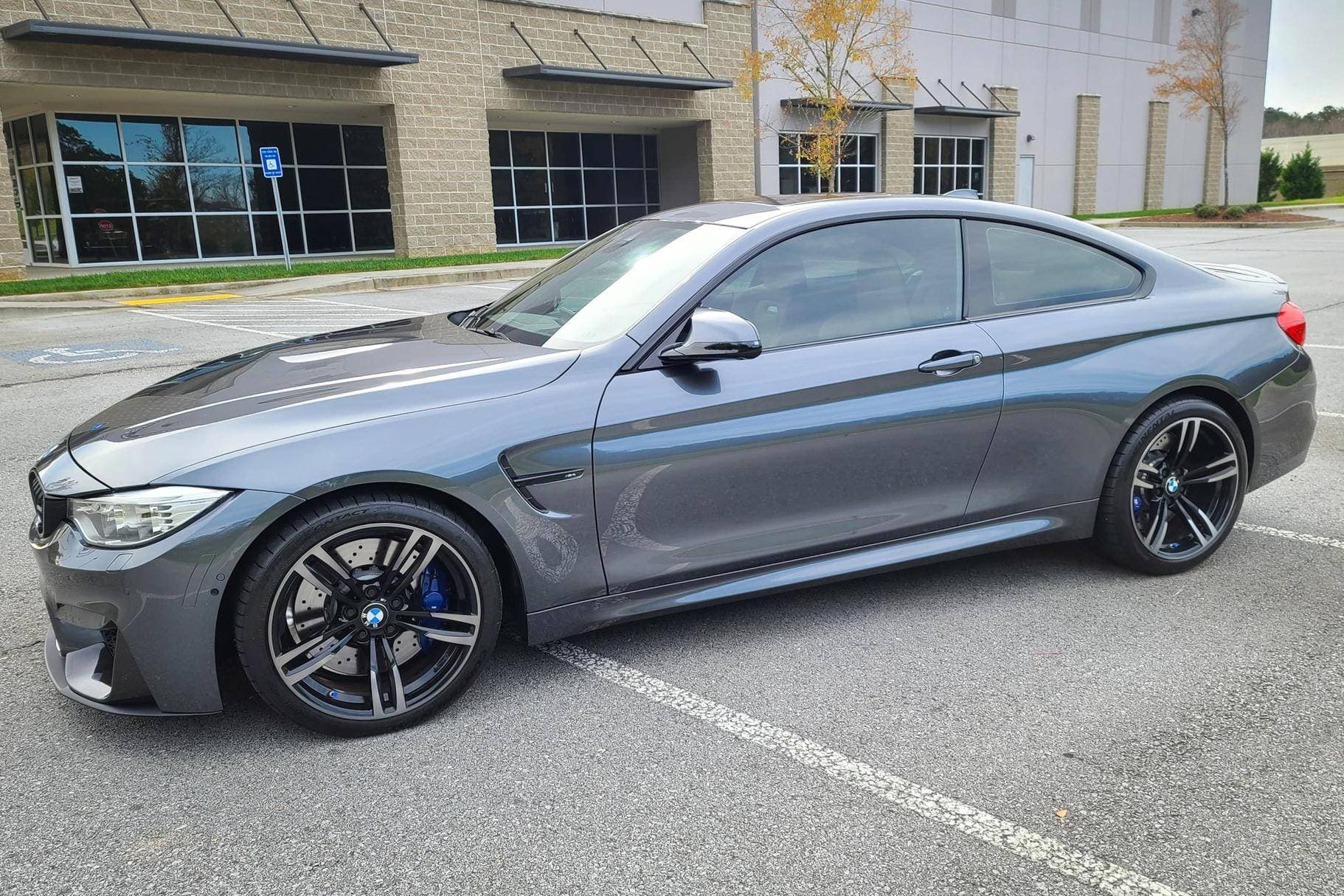 2016 BMW F8X M4 sold for $39,005