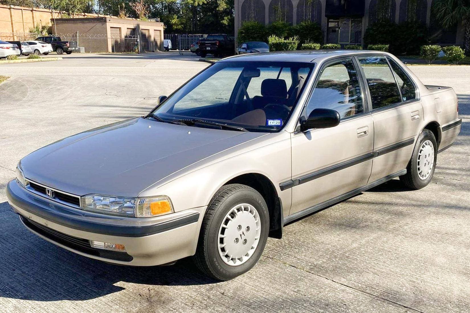 1990 Honda Accord sold for $6,100