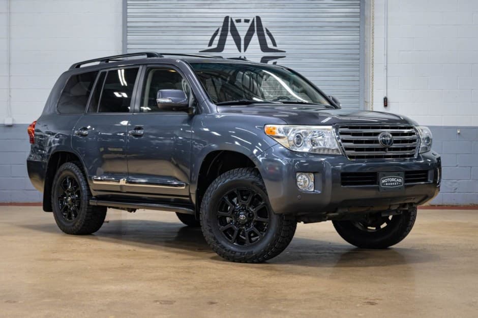 2013 Toyota Land Cruiser 200-Series sold for $35,750