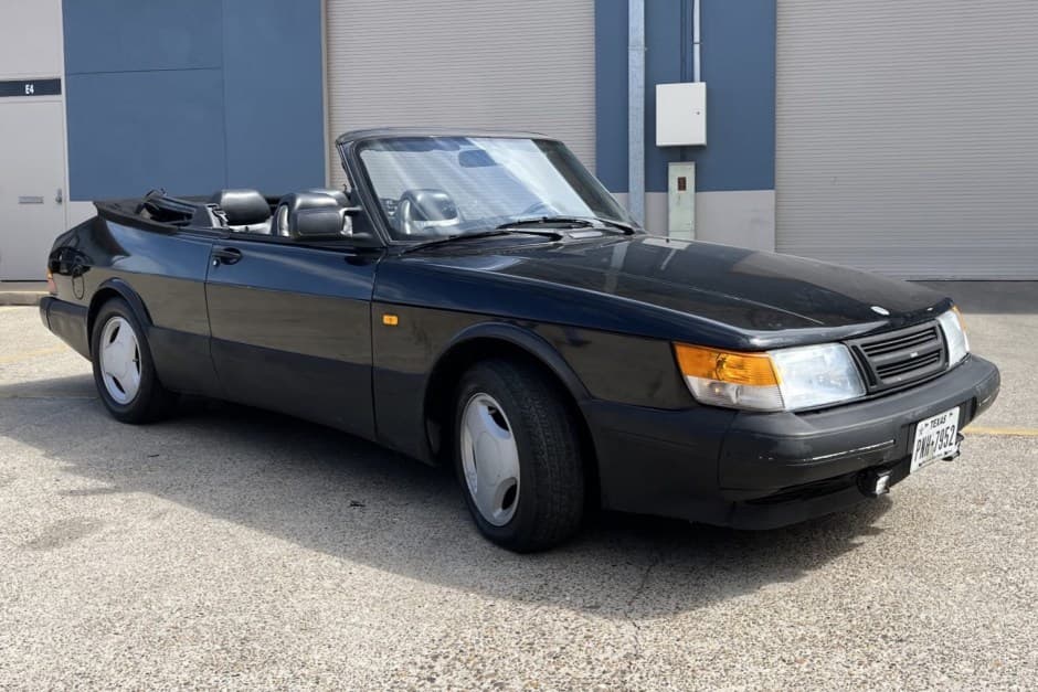 1988 Saab 900 sold for $5,000