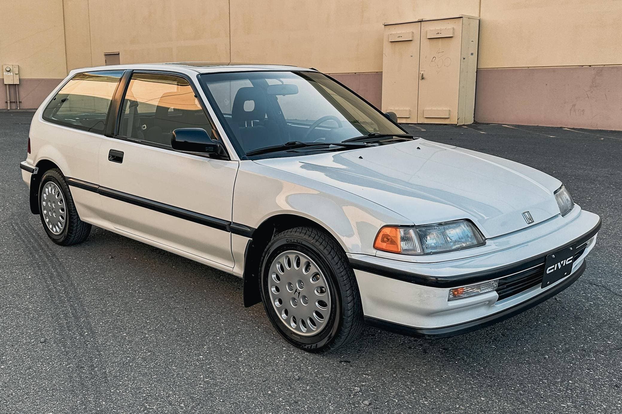 1990 Honda Civic sold for $9,000