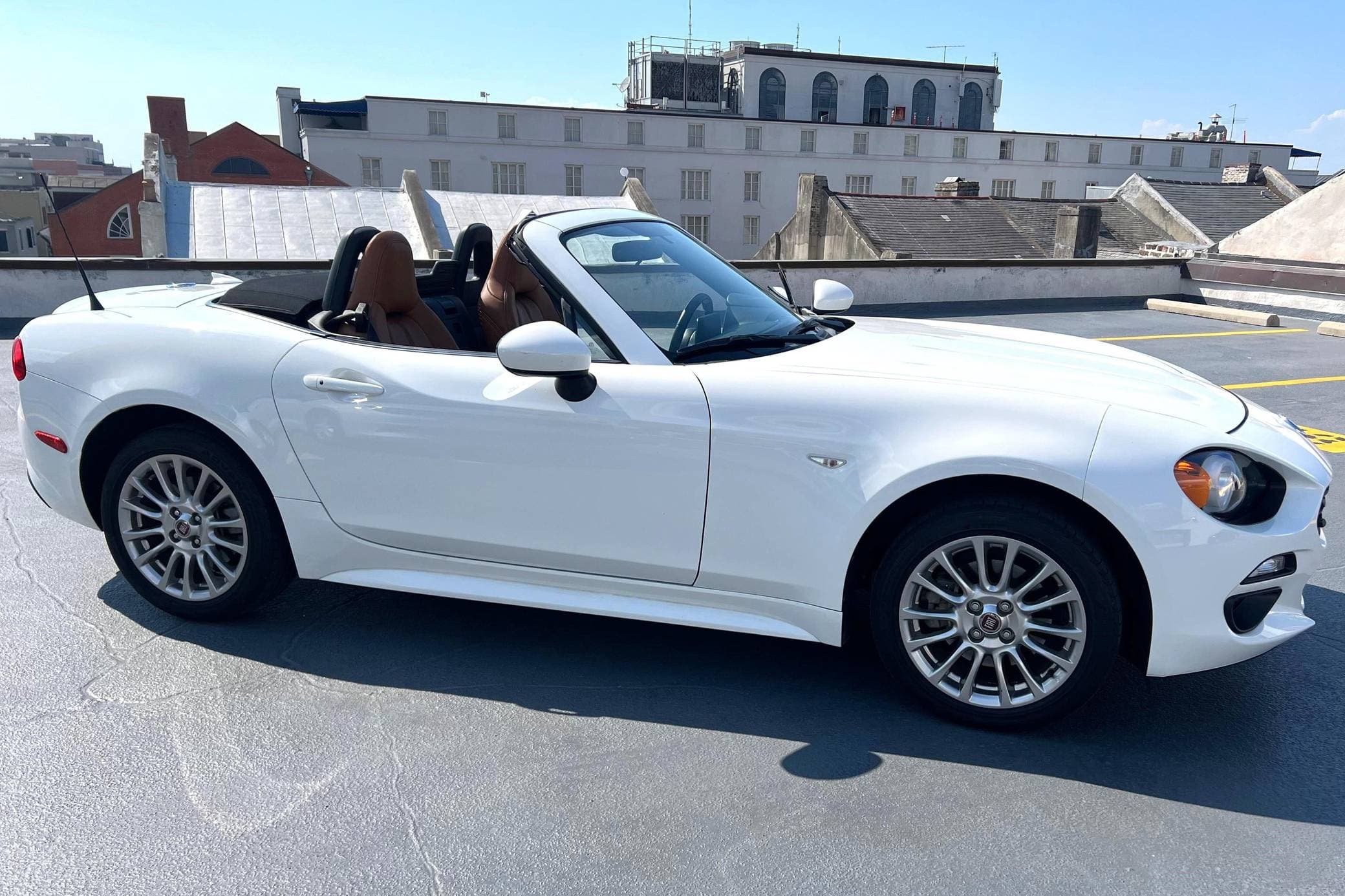 2020 Fiat 124 Spider sold for $15,750
