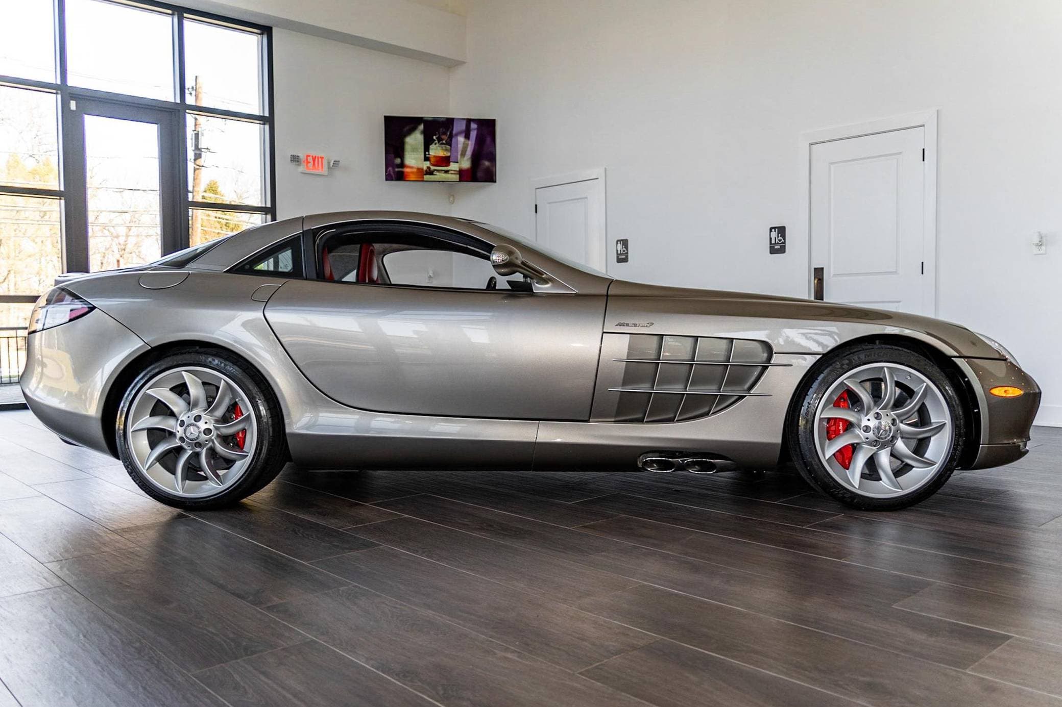 2006 Mercedes-Benz McLaren SLR sold for $302,500