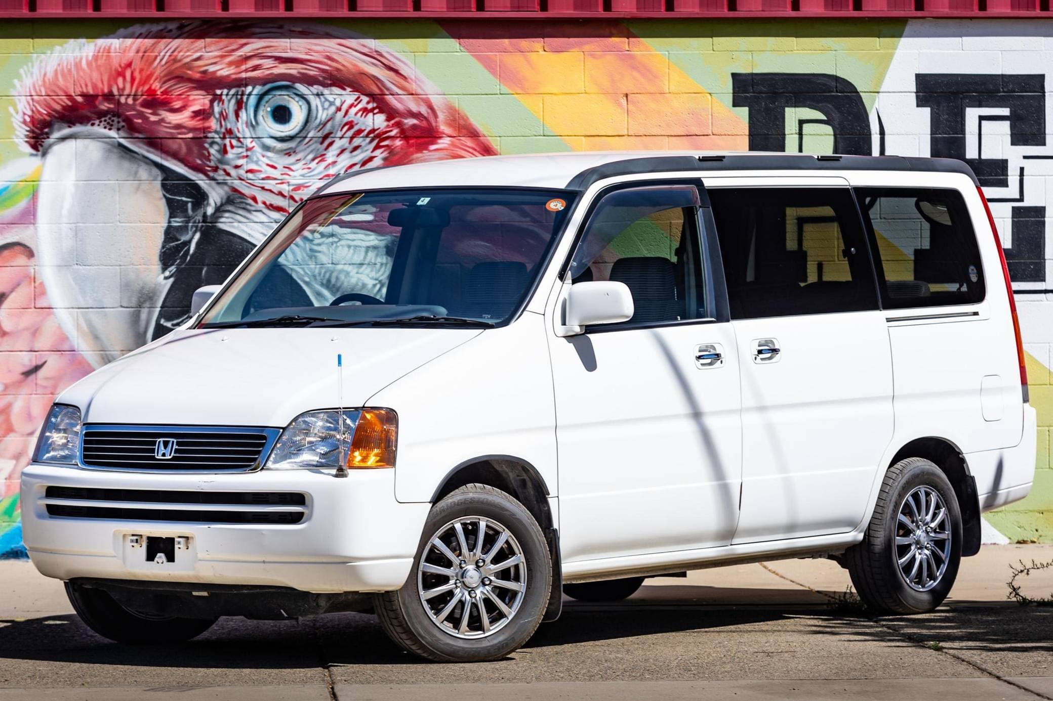 1998 Honda Stepwgn sold for $7,618