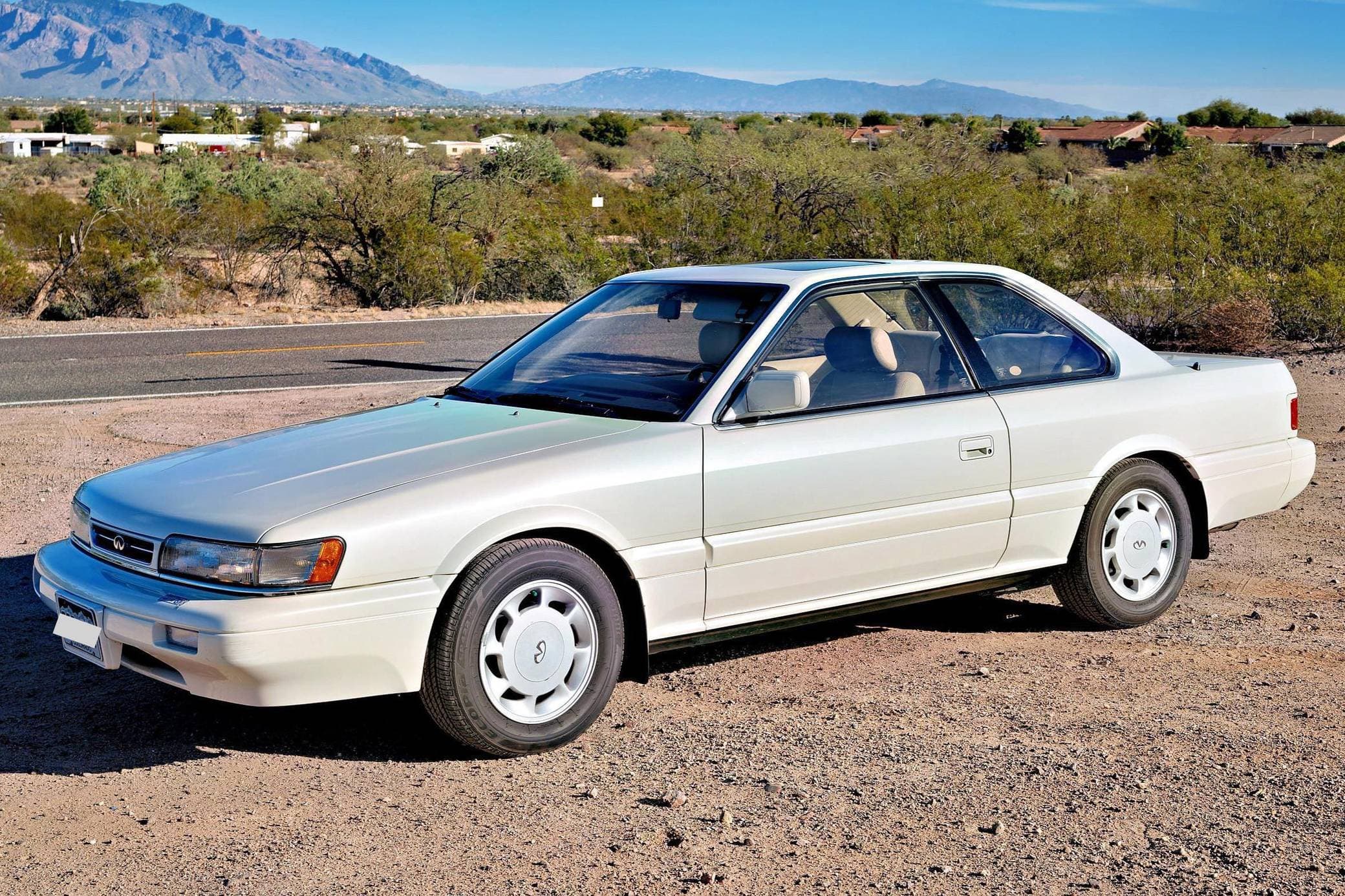 1991 Infiniti M30 sold for $7,700