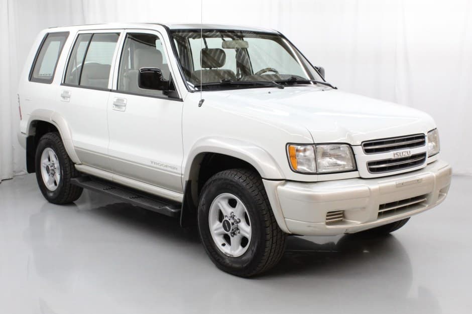 2000 Isuzu Trooper sold for $6,222