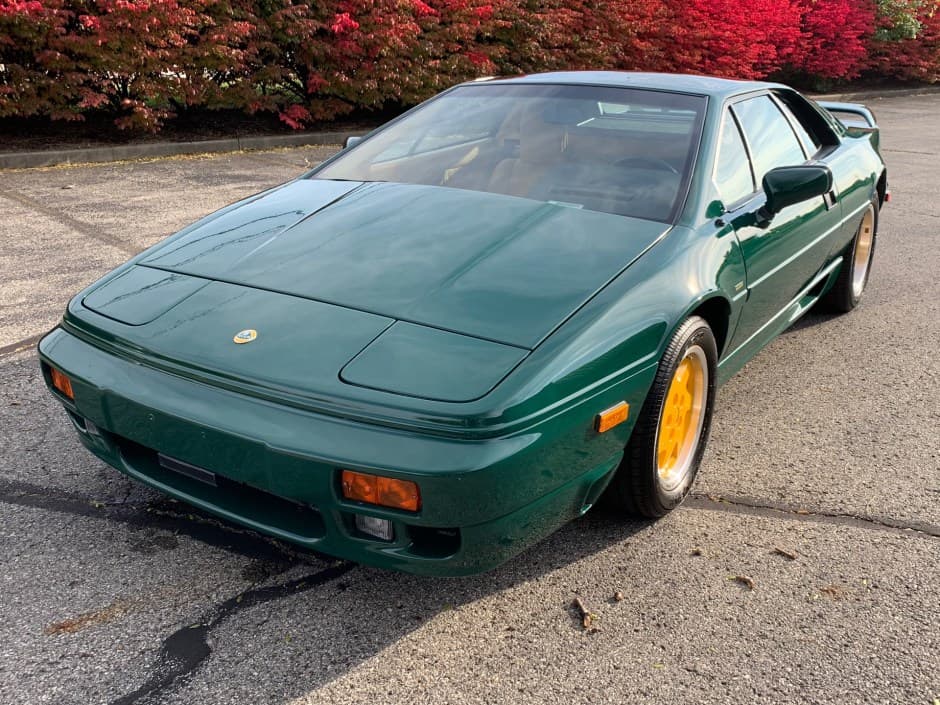 1991 Lotus Esprit sold for $30,250