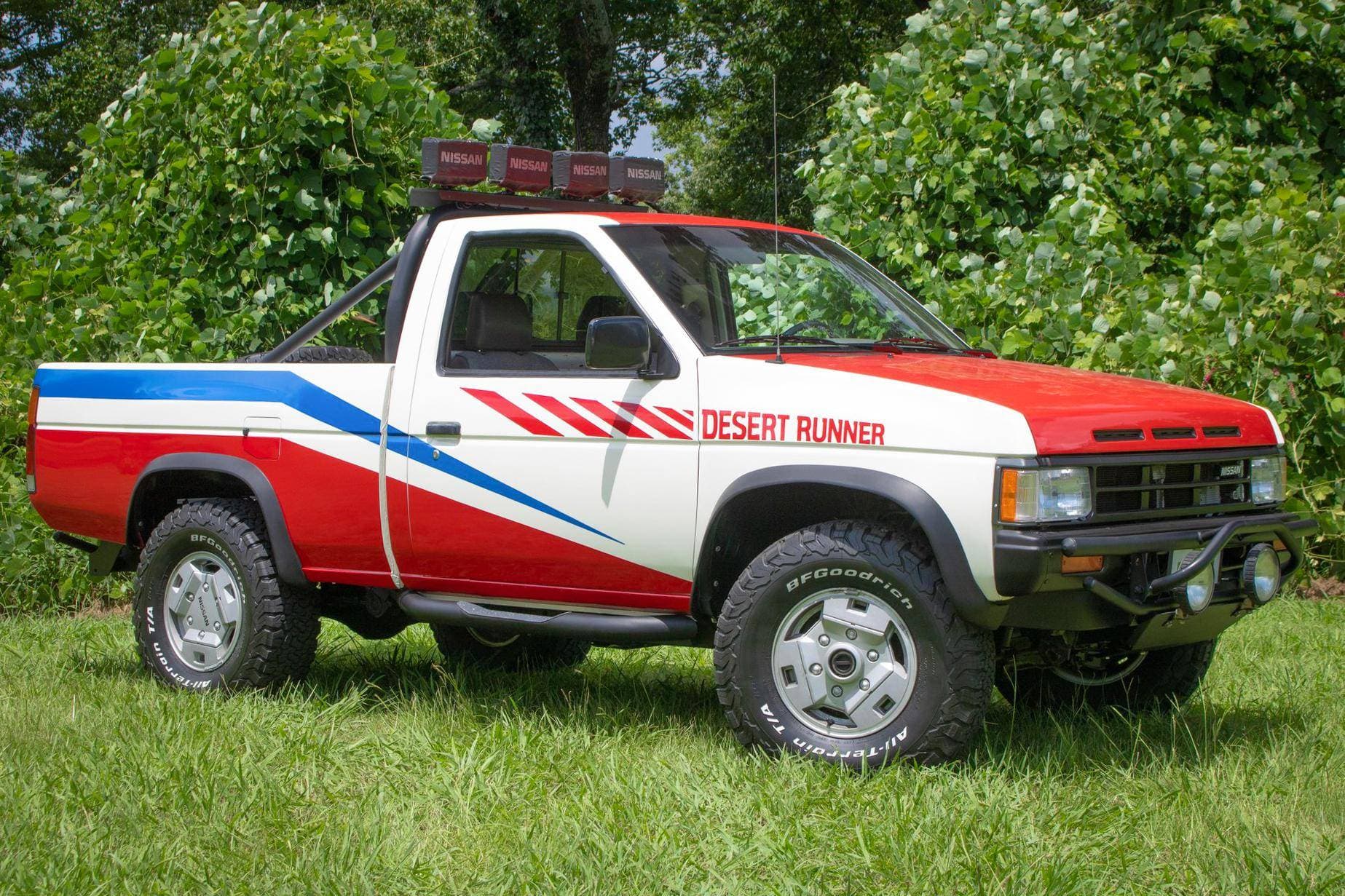 1988 Nissan Pickup sold for $10,388