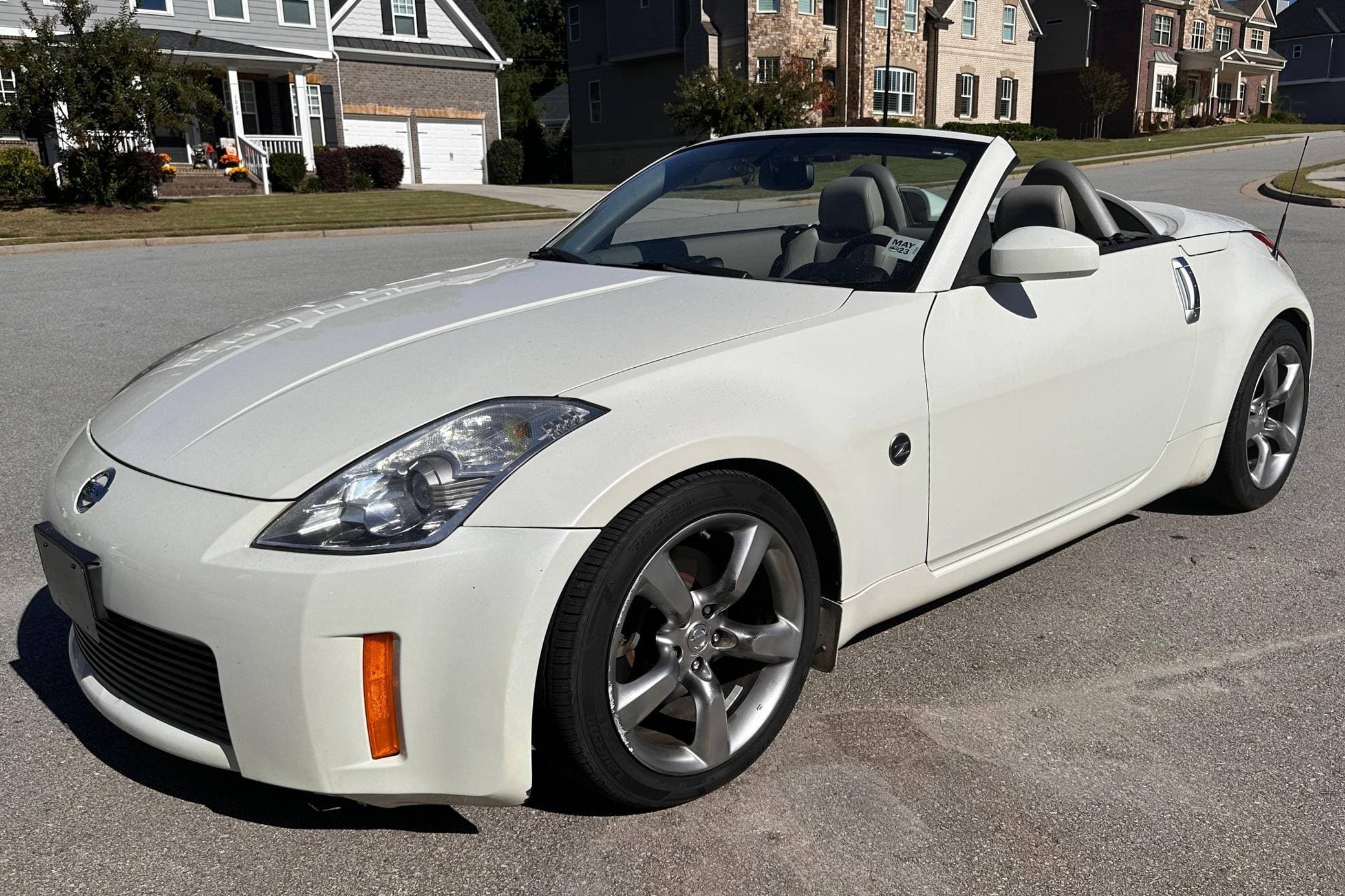 2006 Nissan 350Z sold for $7,477