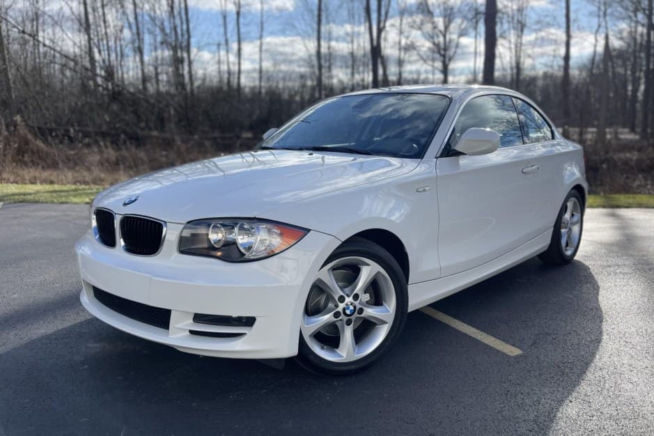 2011 BMW E82/E88 1-Series sold for $15,250
