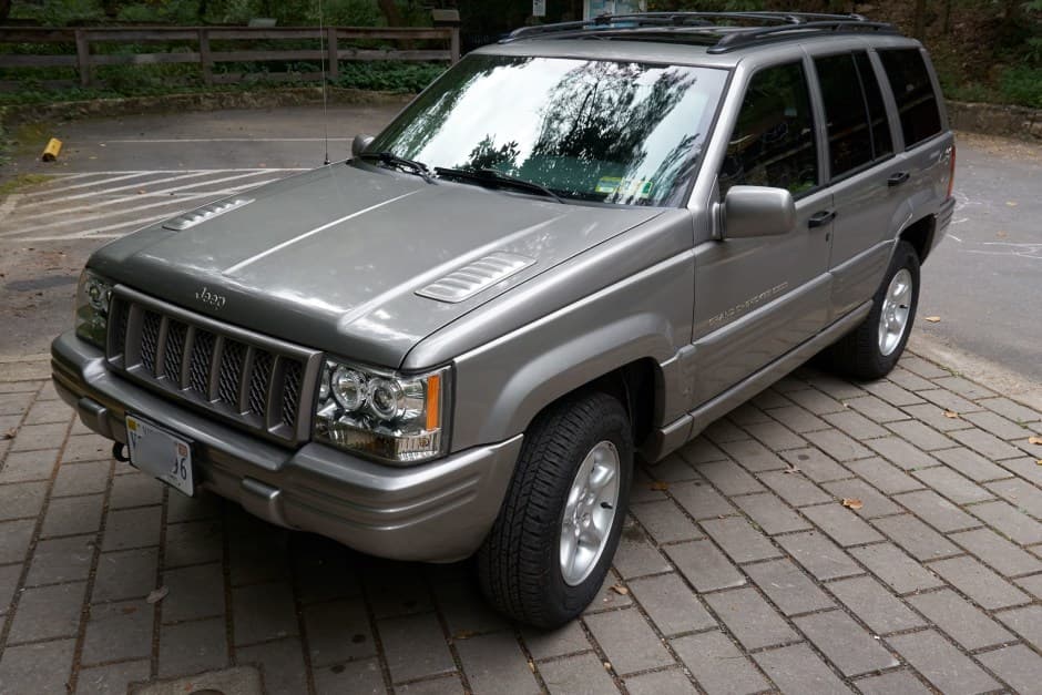 1998 Jeep ZJ Grand Cherokee sold for $10,000