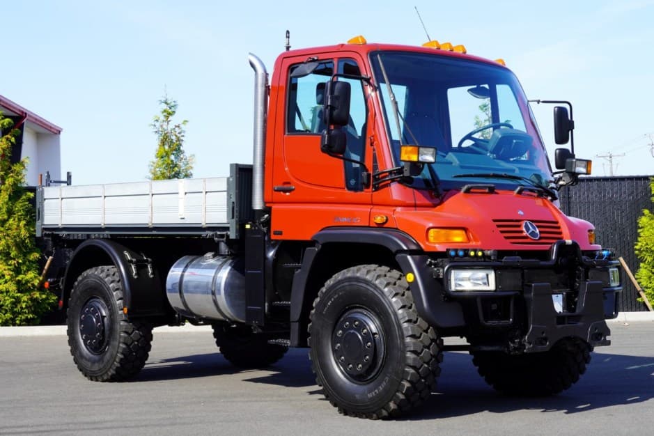 2004 Mercedes-Benz Unimog sold for $162,305