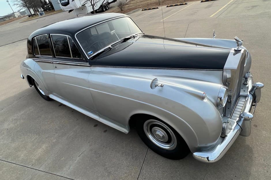 1957 Rolls-Royce Silver Cloud & Phantom V sold for $20,000
