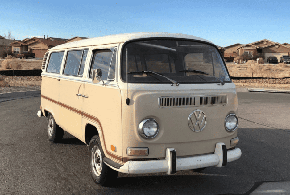 1972 Volkswagen Bay-Window Bus sold for $11,500