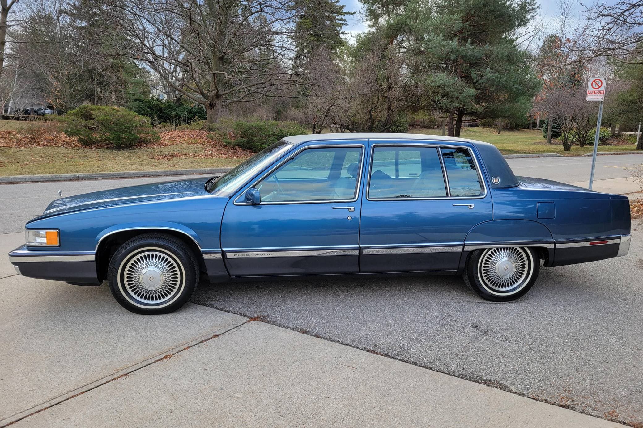 1991 Cadillac Fleetwood sold for $7,877