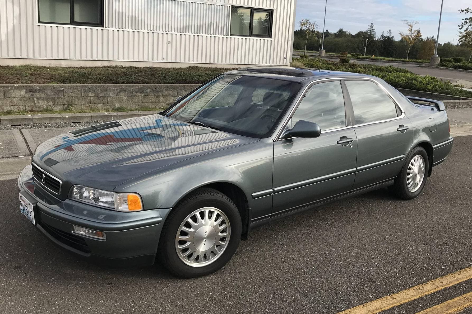 1995 Acura Legend sold for $7,100