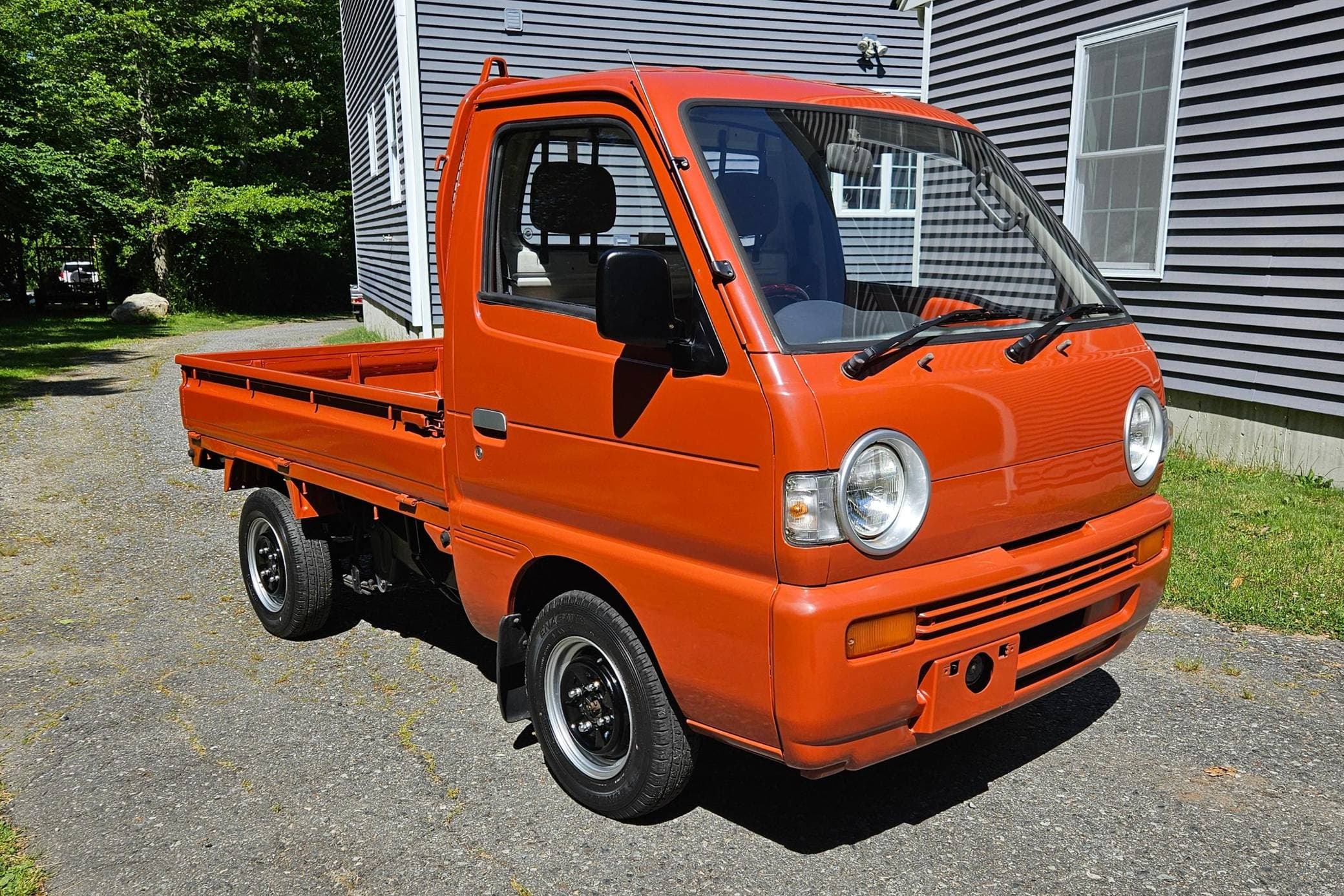 1992 Suzuki Carry Truck sold for $7,000
