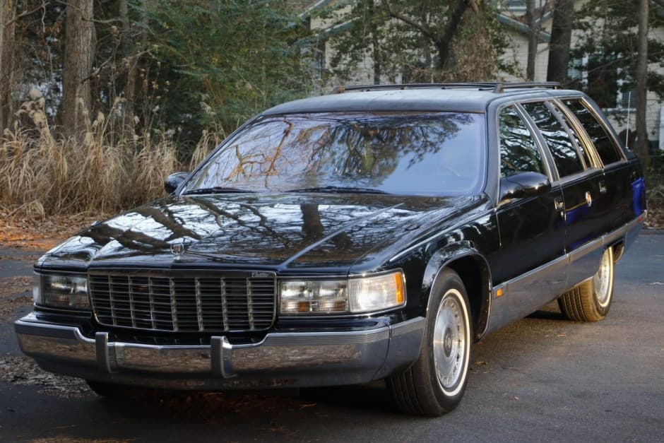 1995 Cadillac Fleetwood 1985-1996 sold for $27,500