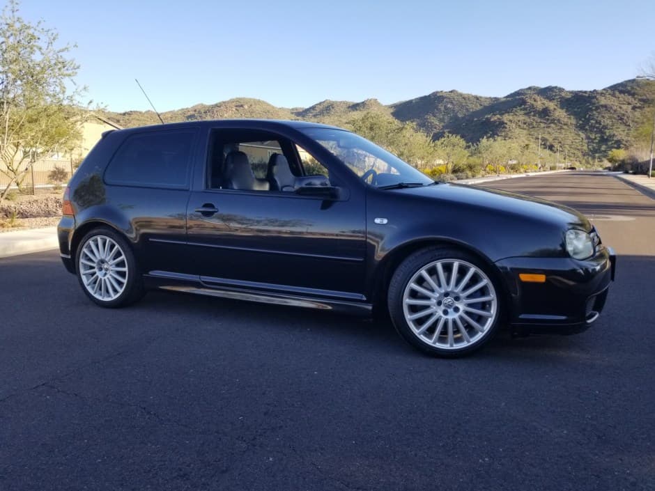 2004 Volkswagen R32 sold for $11,000