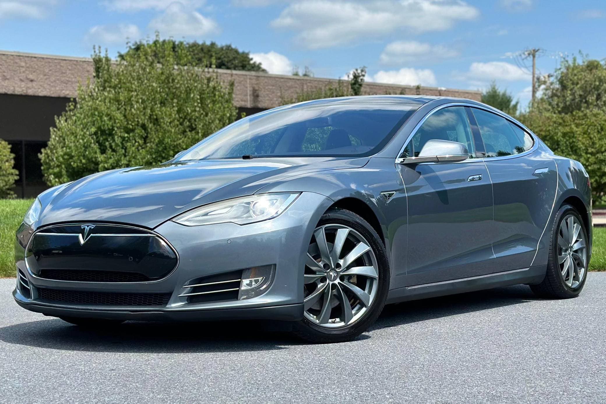 2013 Tesla Model S sold for $19,500
