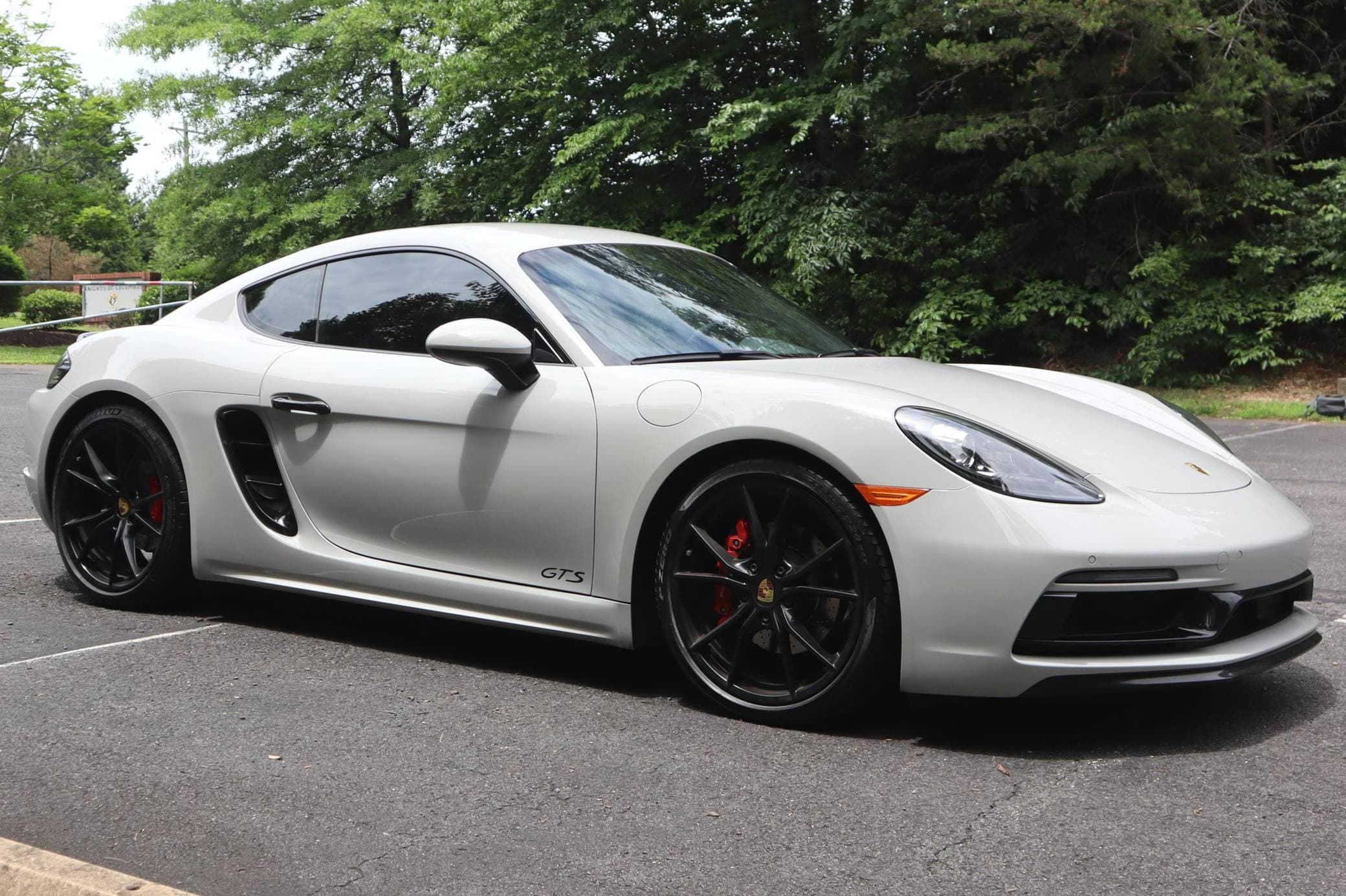 2019 Porsche 718 Cayman sold for $64,500