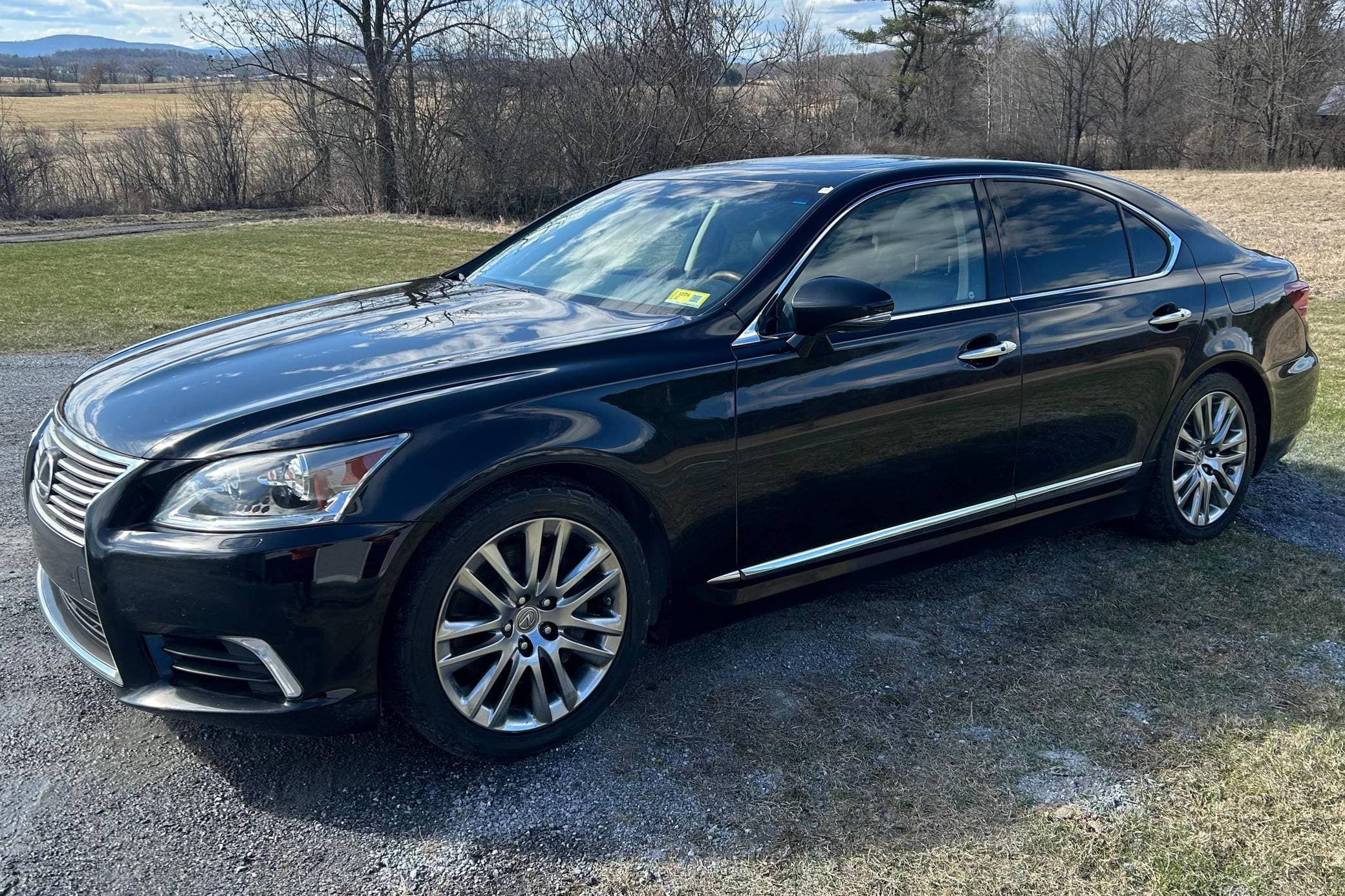 2015 Lexus LS sold for $19,250