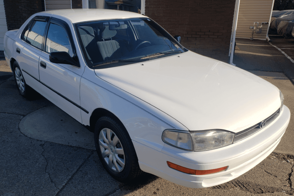1992 Toyota Camry sold for $10,605
