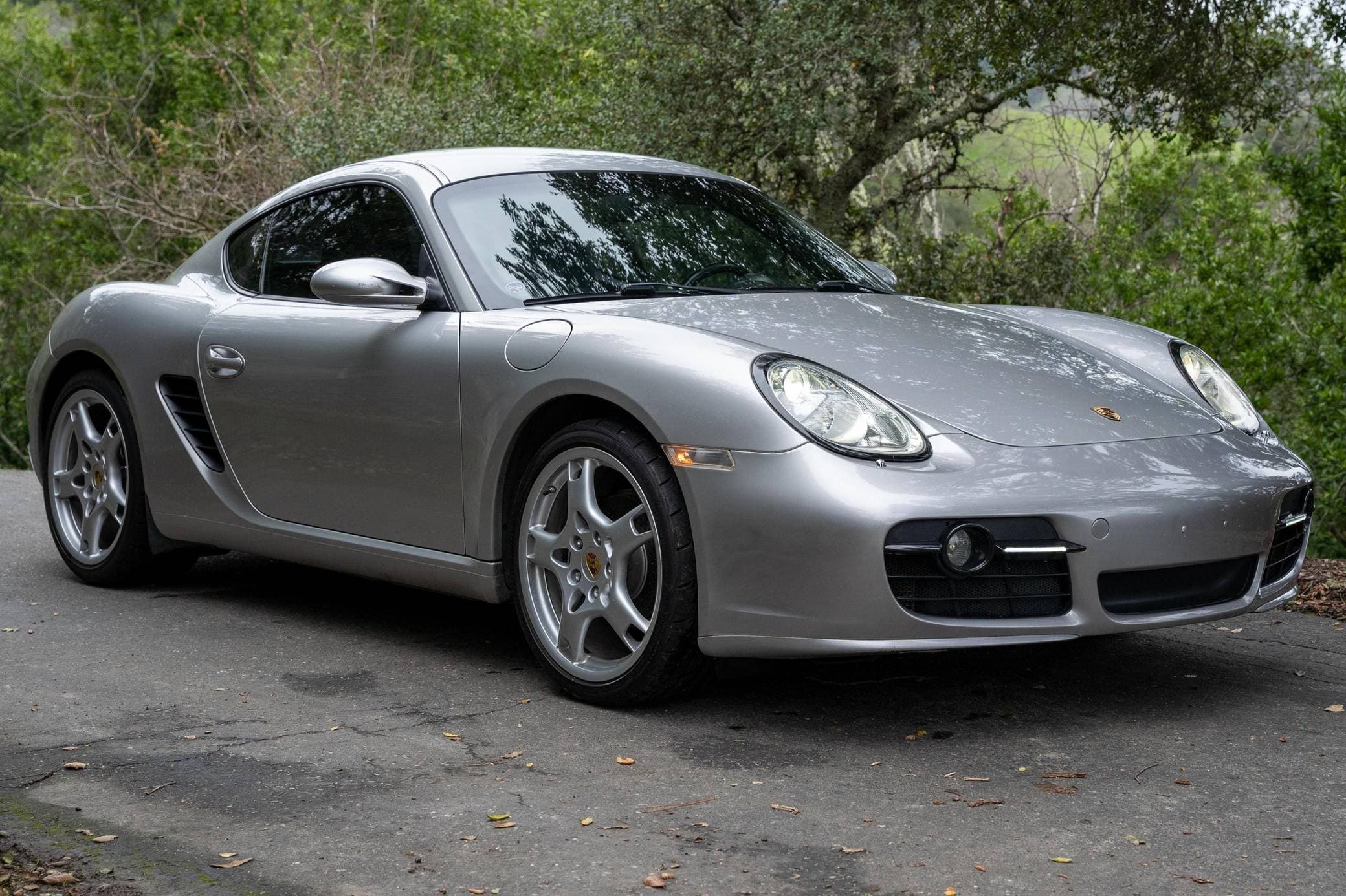 2007 Porsche 987 Cayman sold for $16,700