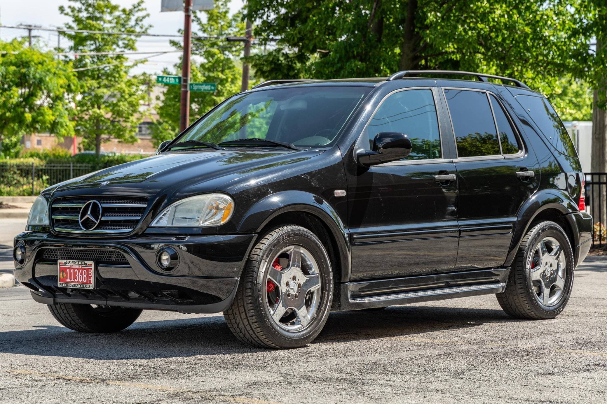 2001 Mercedes-Benz ML AMG sold for $8,600