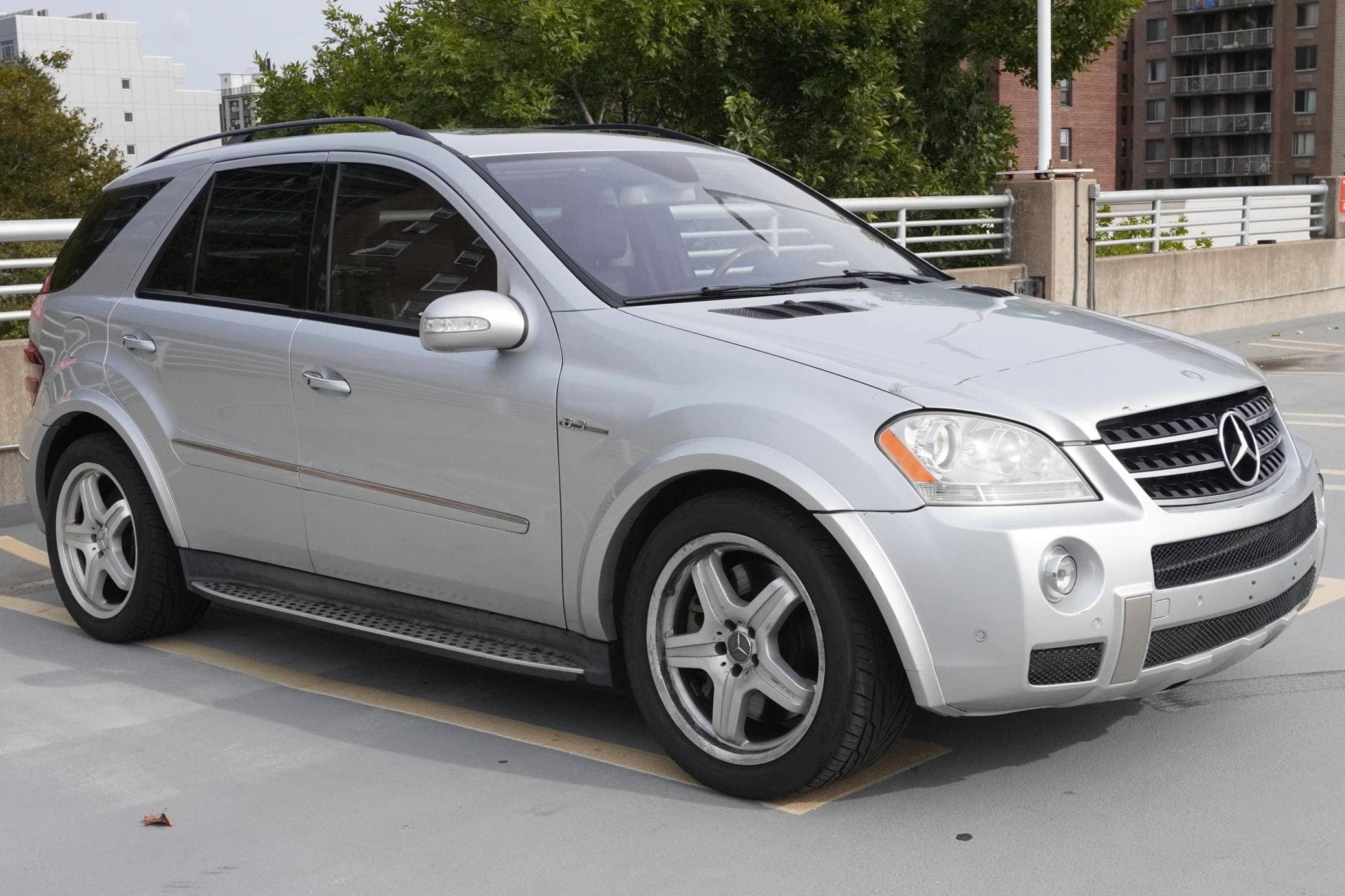 2007 Mercedes-Benz ML AMG sold for $8,900