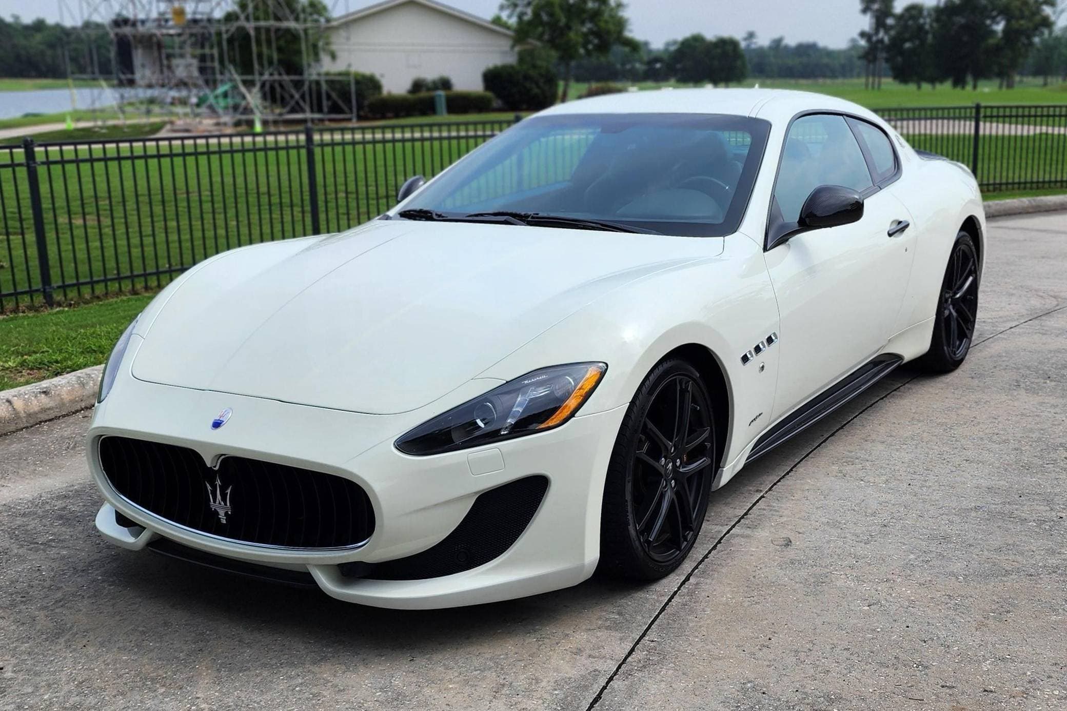 2015 Maserati GranTurismo sold for $38,250