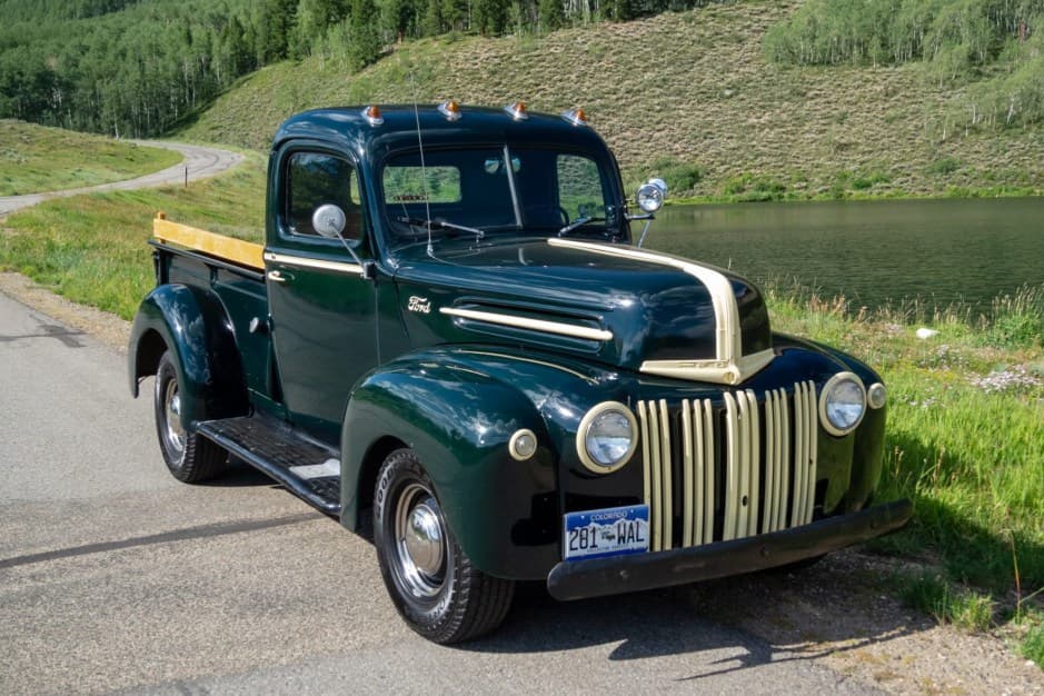 1946 Ford Pickup 1940-1947 sold for $16,250