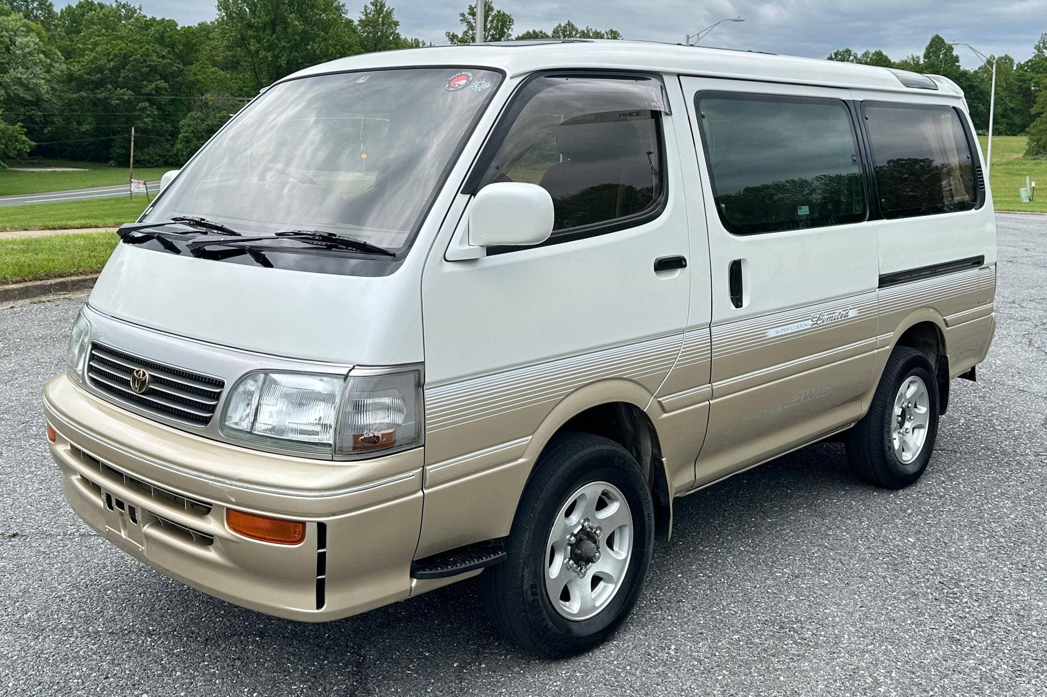 1995 Toyota HiAce sold for $10,500