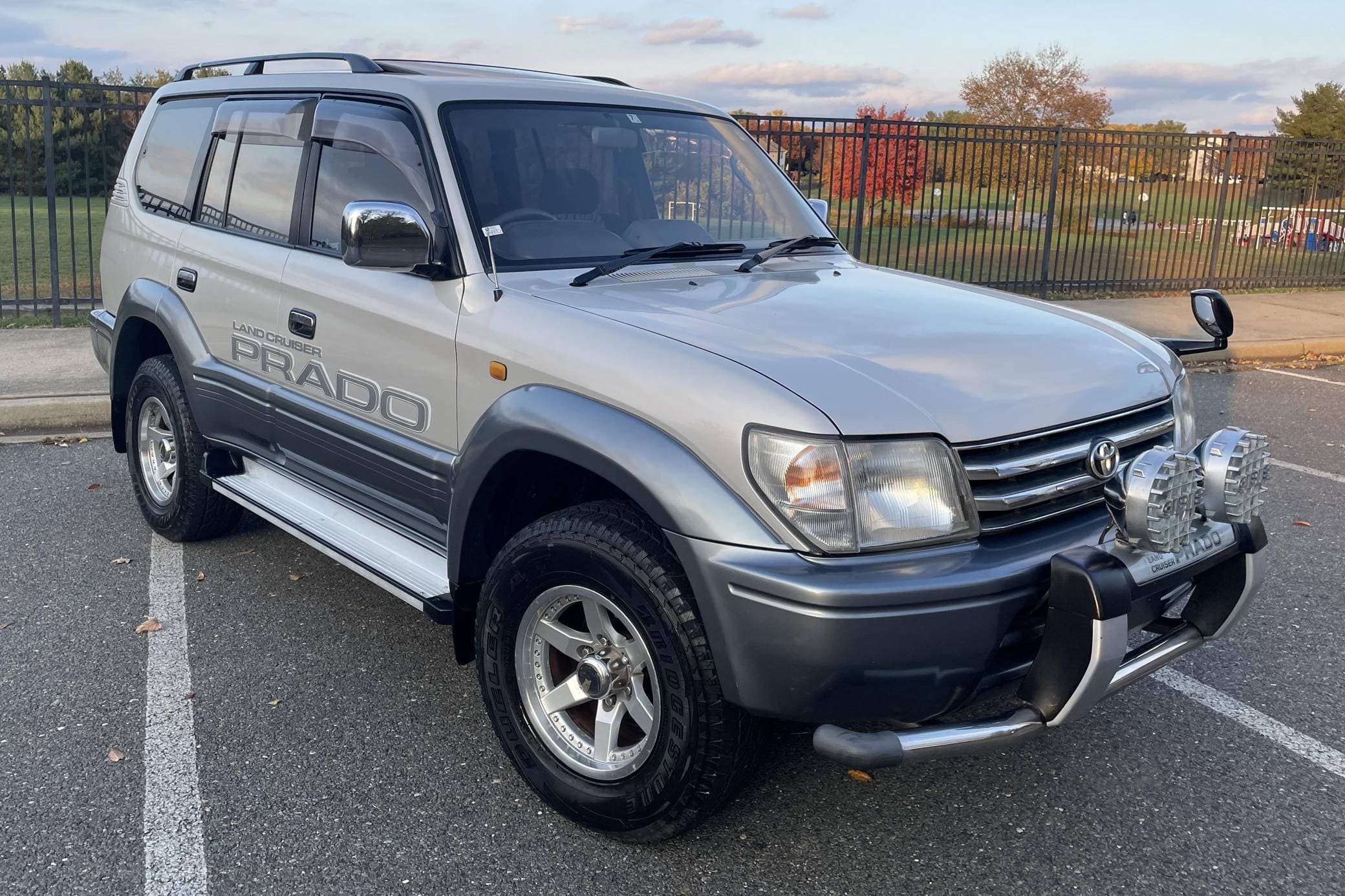 1996 Toyota Land Cruiser sold for $14,977
