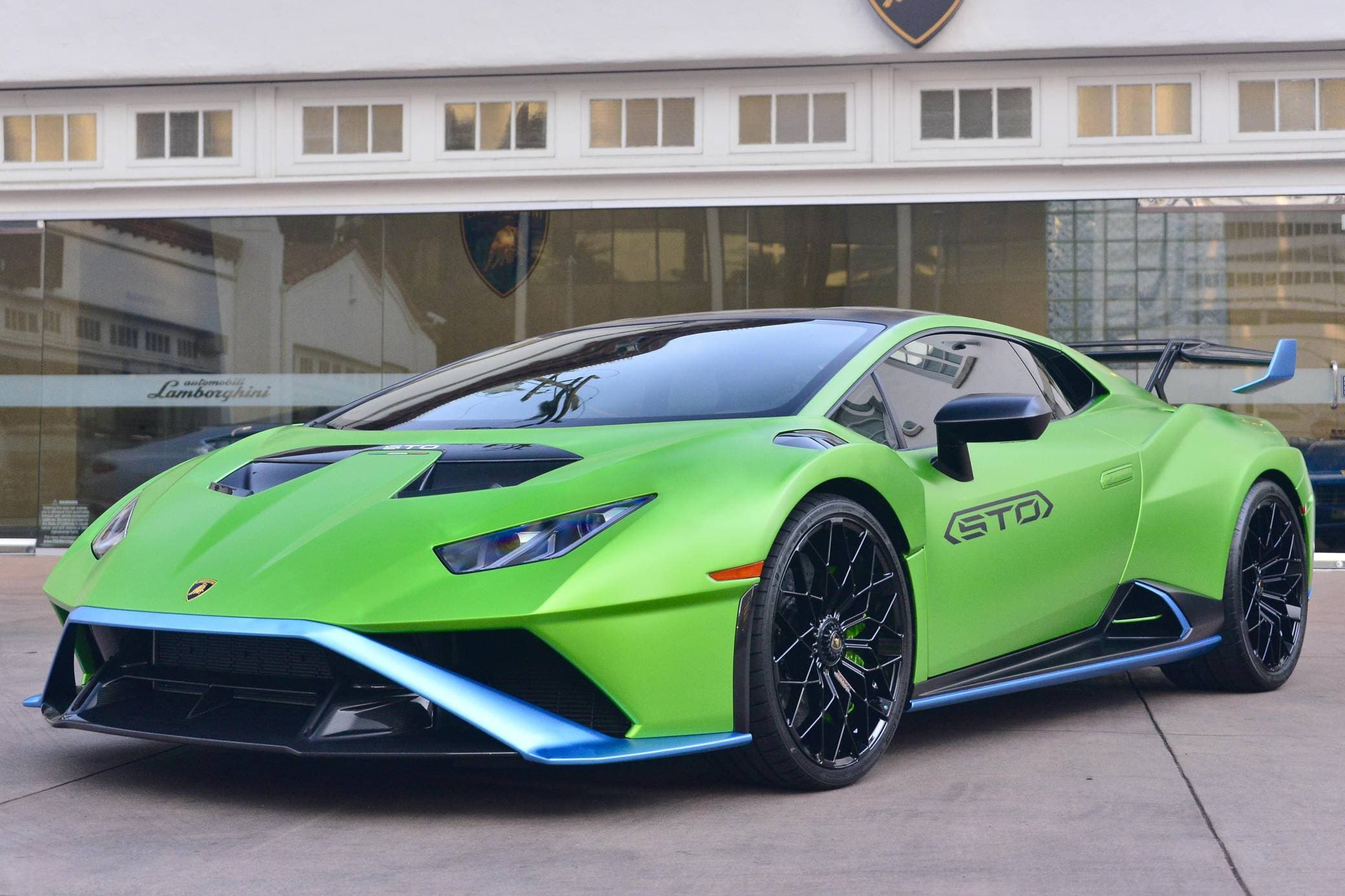 2022 Lamborghini Huracan sold for $451,000