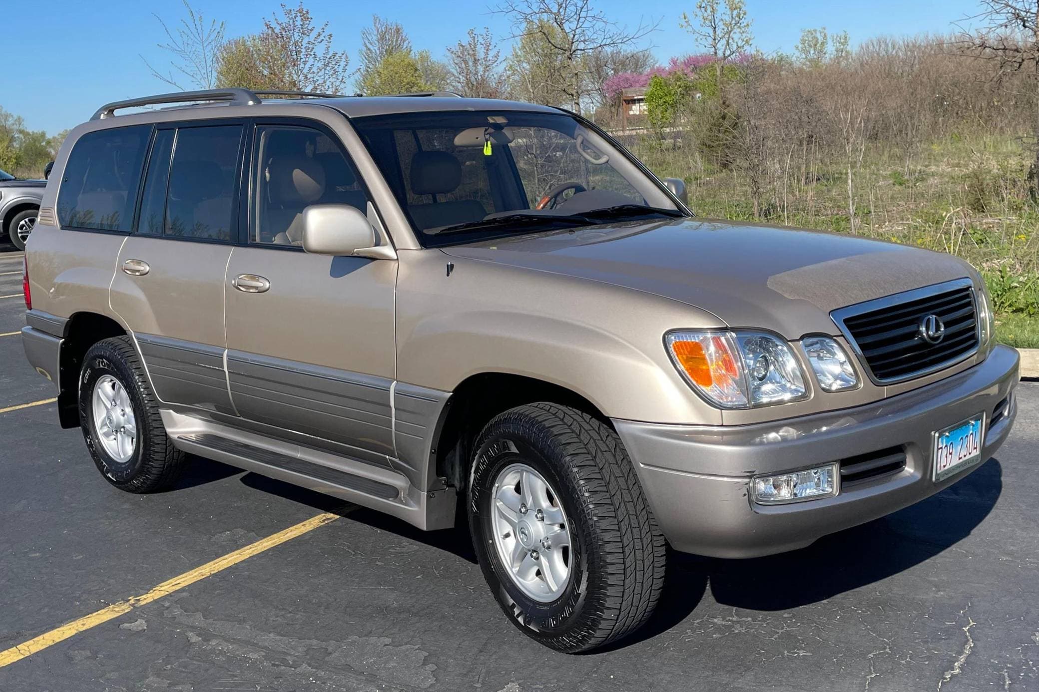 2000 Lexus LX sold for $8,350