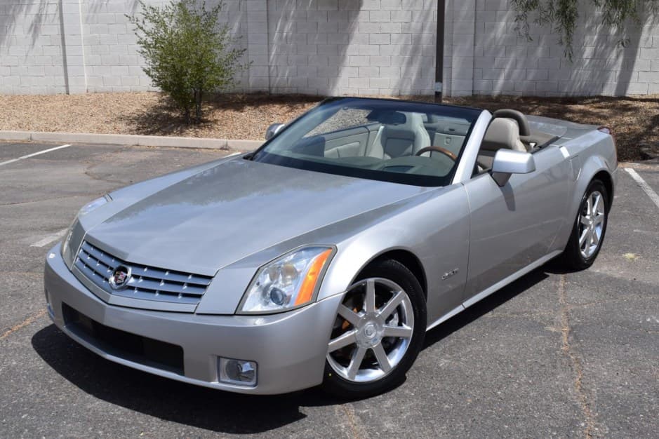 2004 Cadillac XLR sold for $22,300