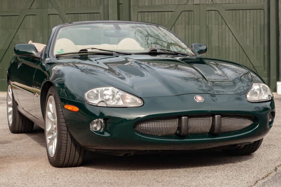 2000 Jaguar XKR sold for $23,000