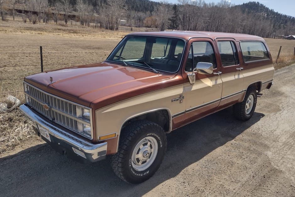 1982 Chevrolet Suburban (1973-1991) sold for $24,000