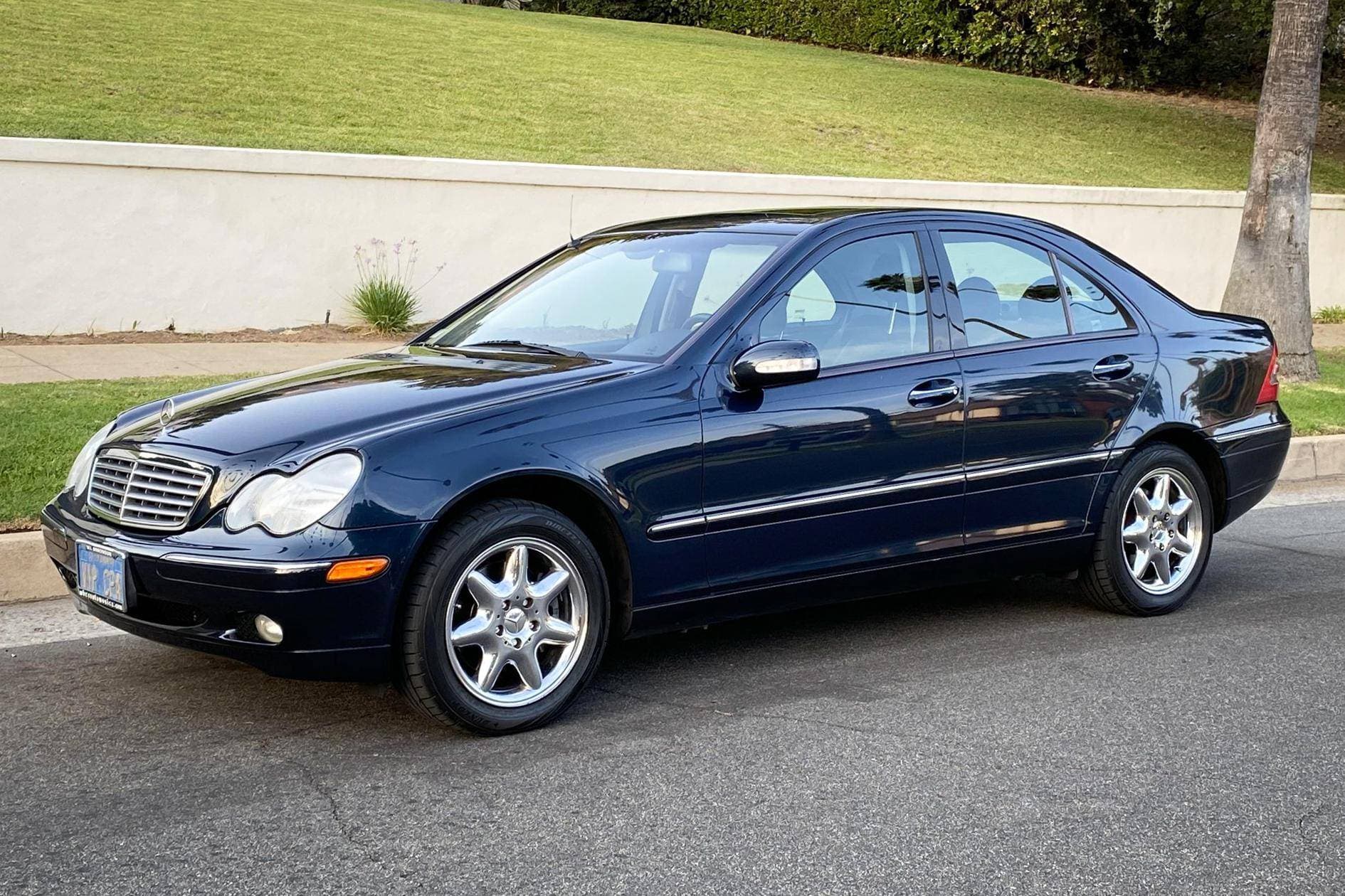 2001 Mercedes-Benz C-Class sold for $6,100