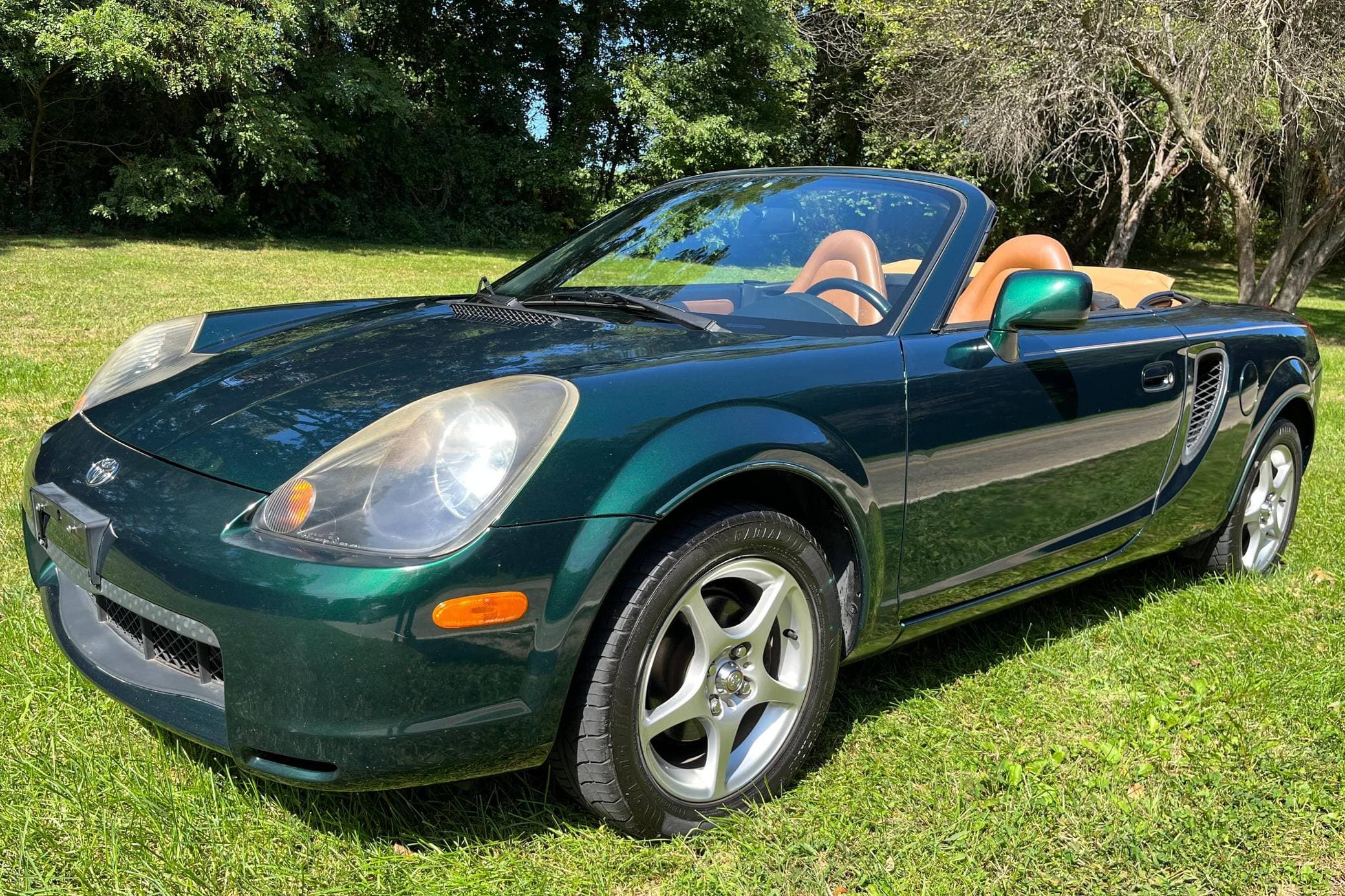 2002 Toyota MR2 Spyder sold for $9,000