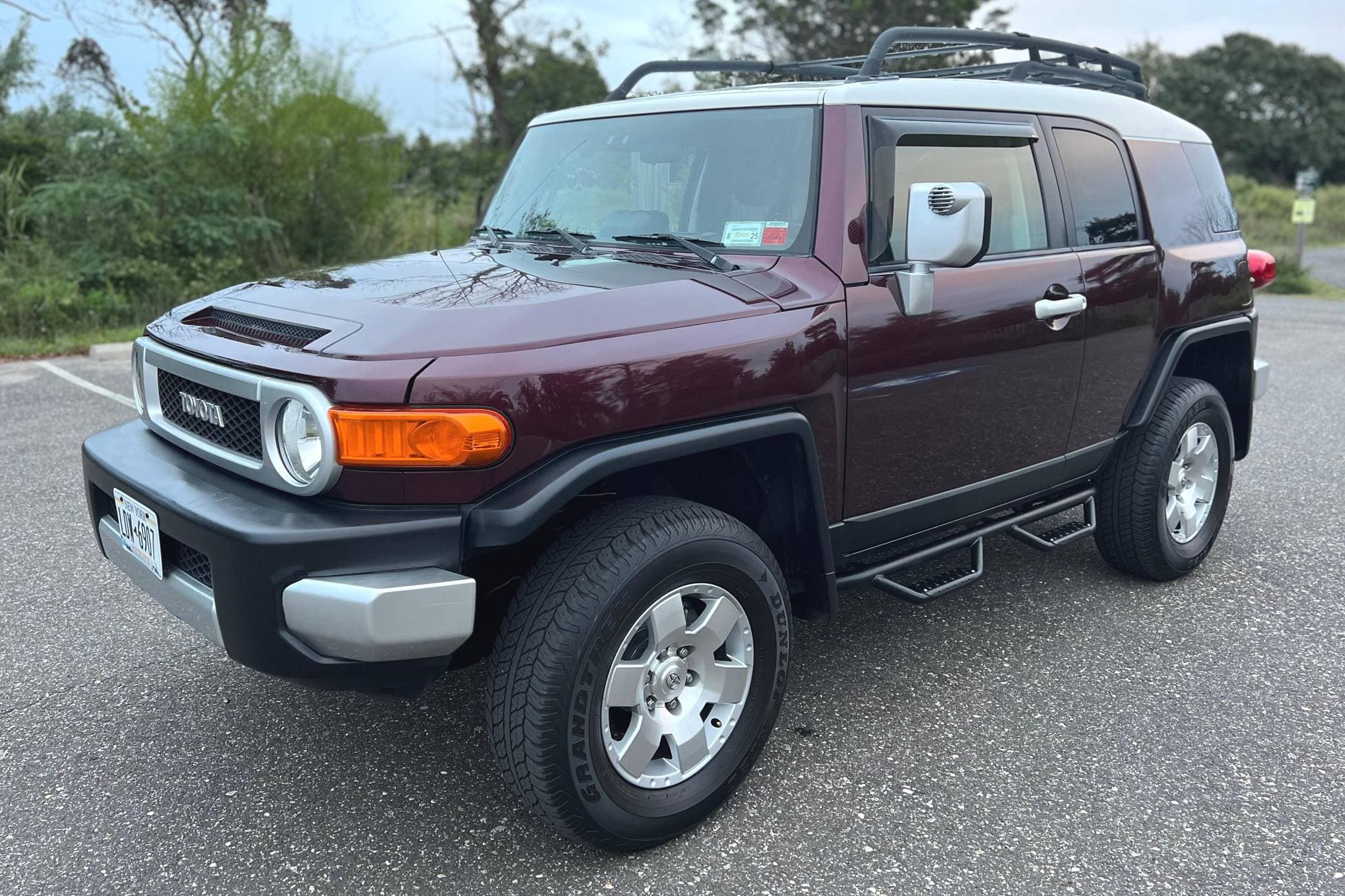 2007 Toyota FJ Cruiser sold for $24,000