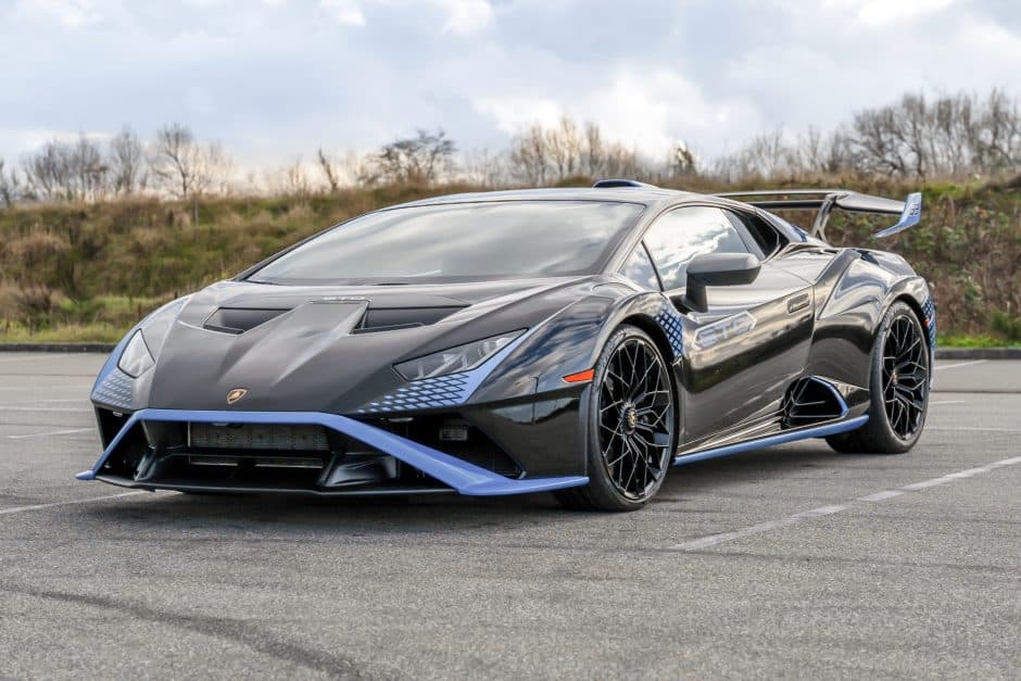 2021 Lamborghini Huracán sold for $308,000