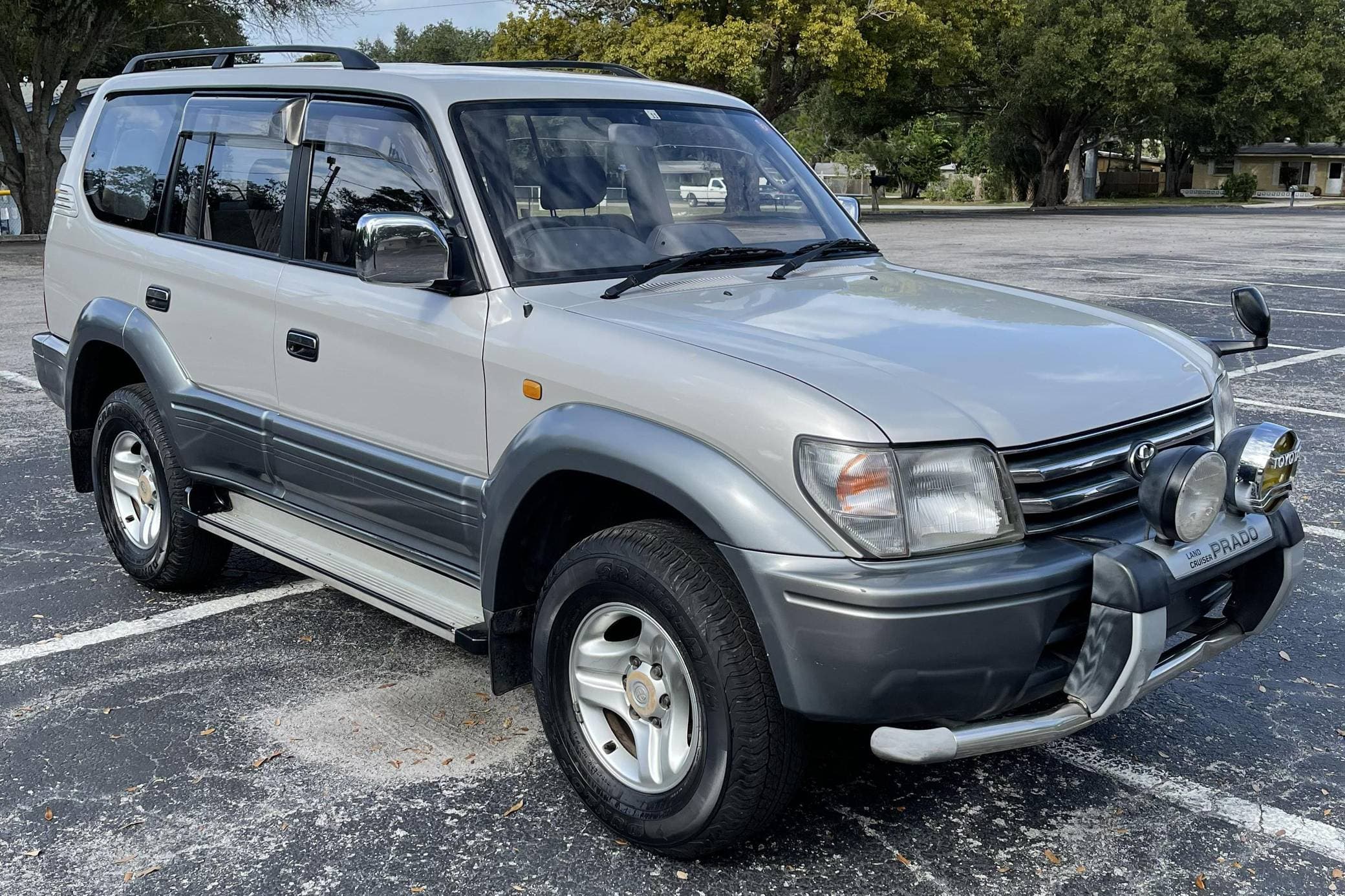 1996 Toyota Land Cruiser sold for $11,250