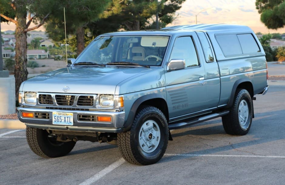 1993 Nissan Pickup sold for $11,300