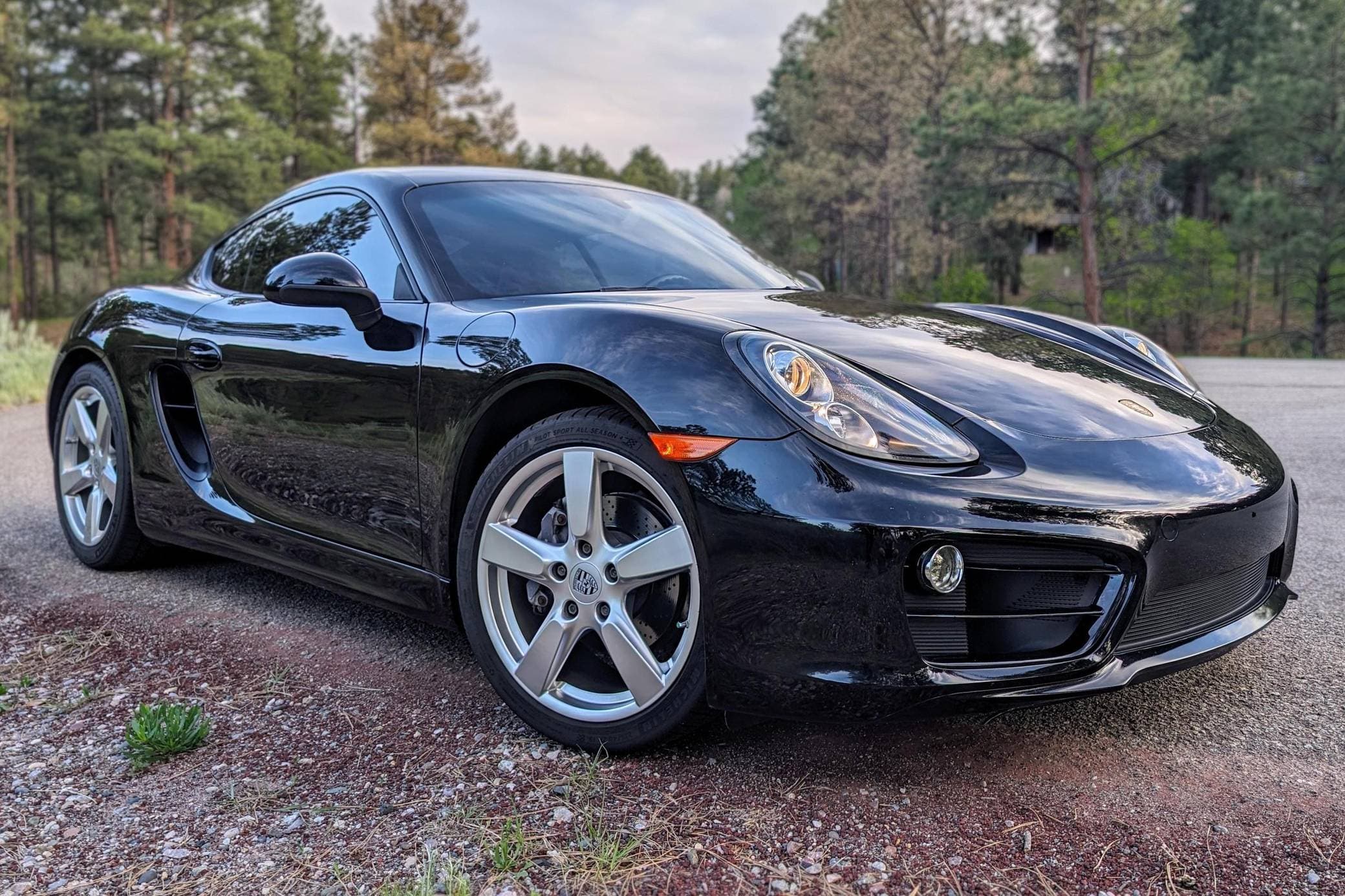 2014 Porsche 981 Cayman sold for $28,732
