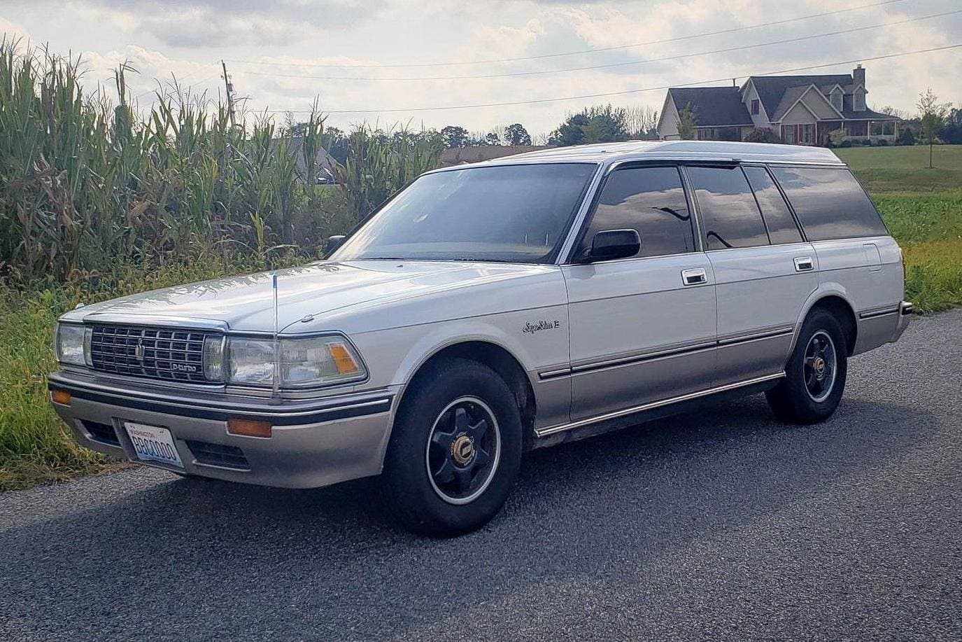1990 Toyota Crown sold for $5,001