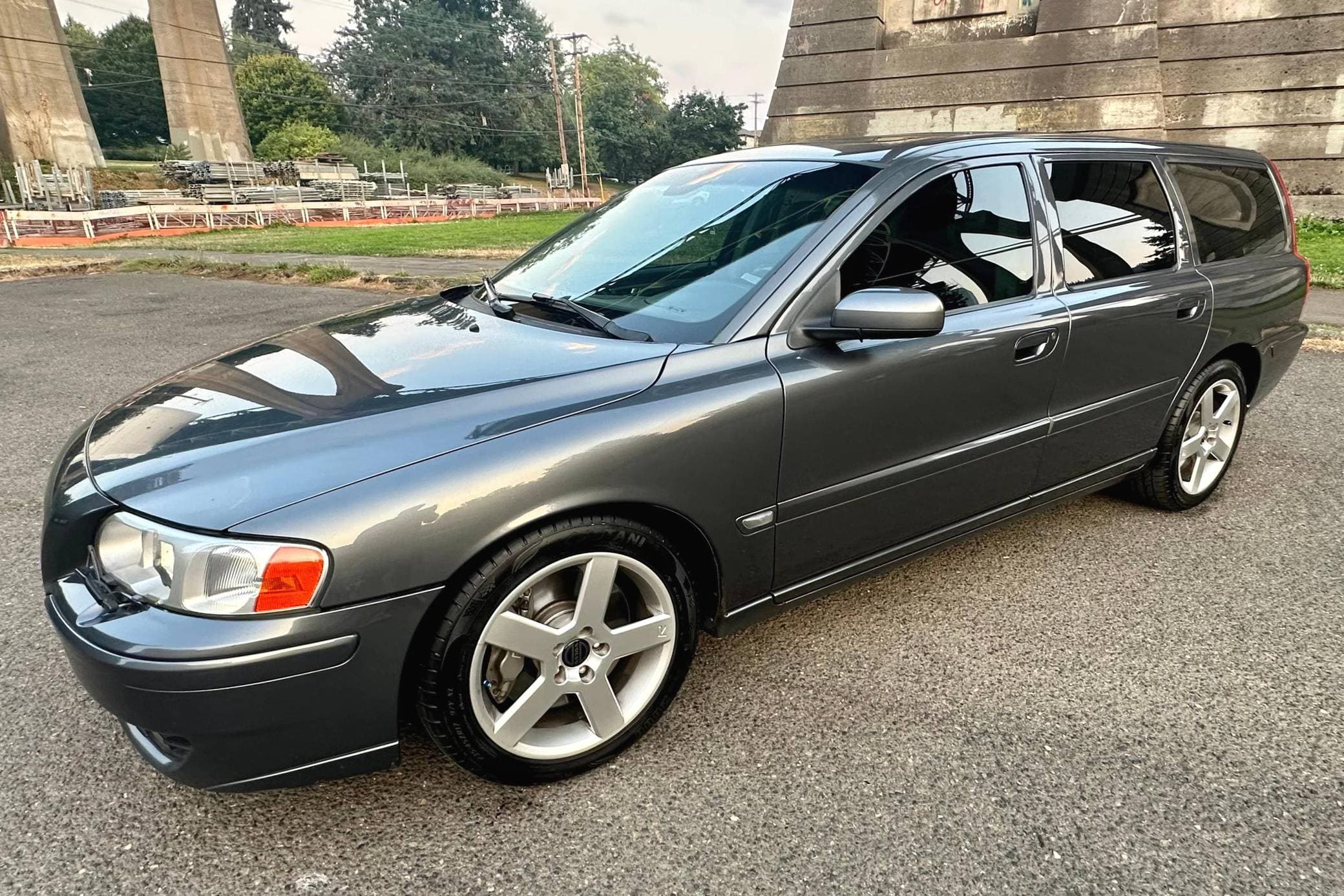 2005 Volvo V70 sold for $6,800