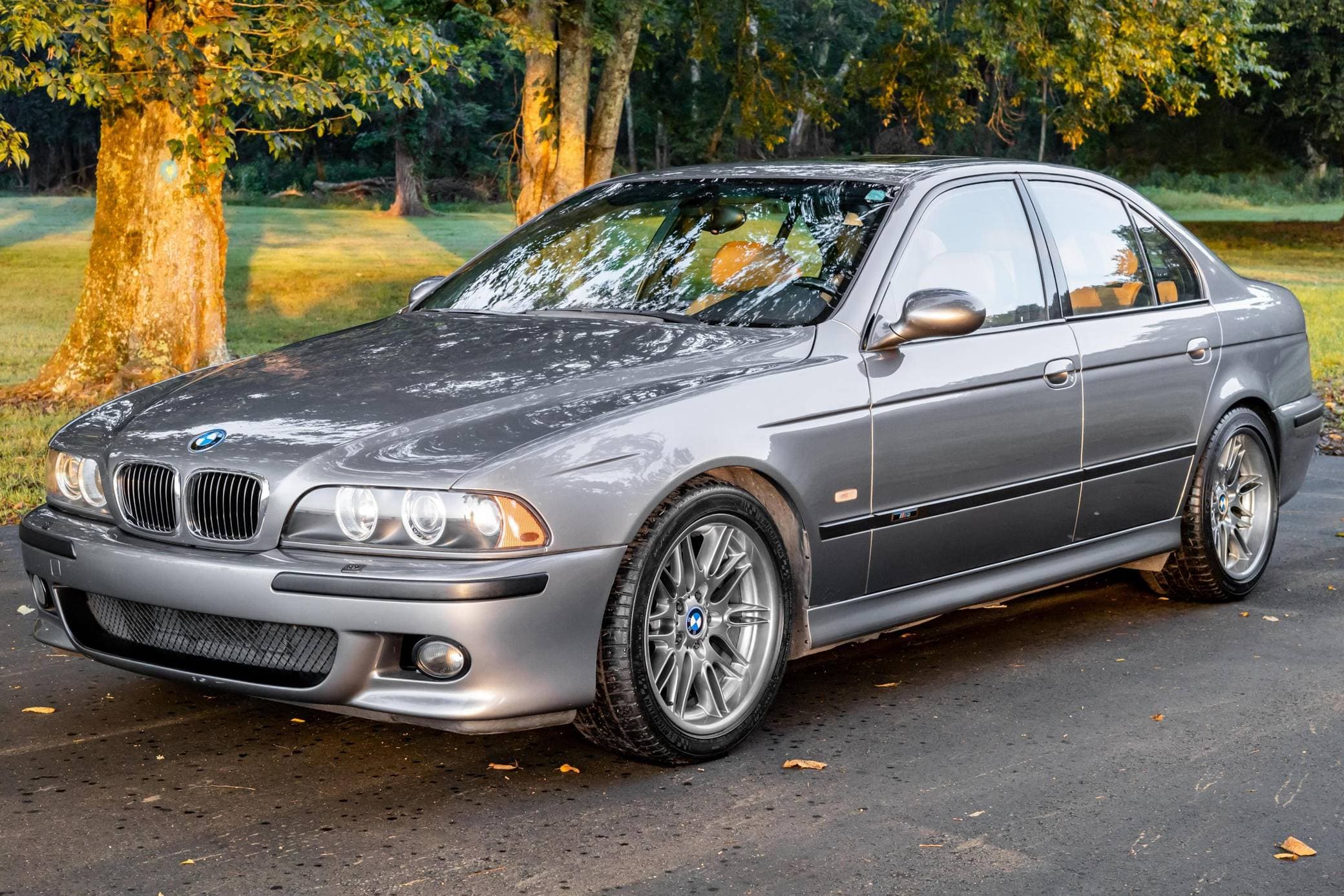 2002 BMW E39 M5 sold for $35,539