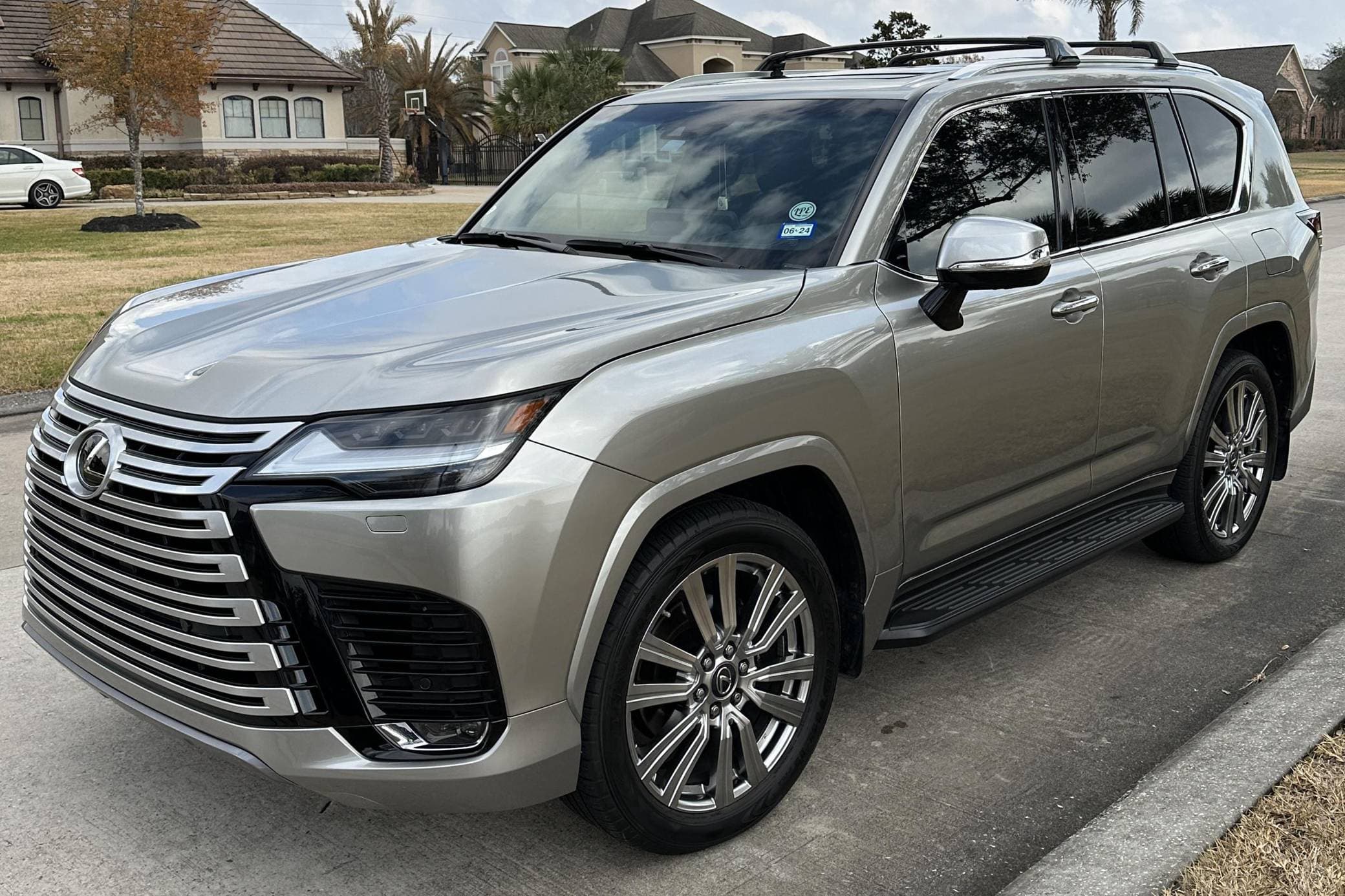 2022 Lexus LX sold for $131,000